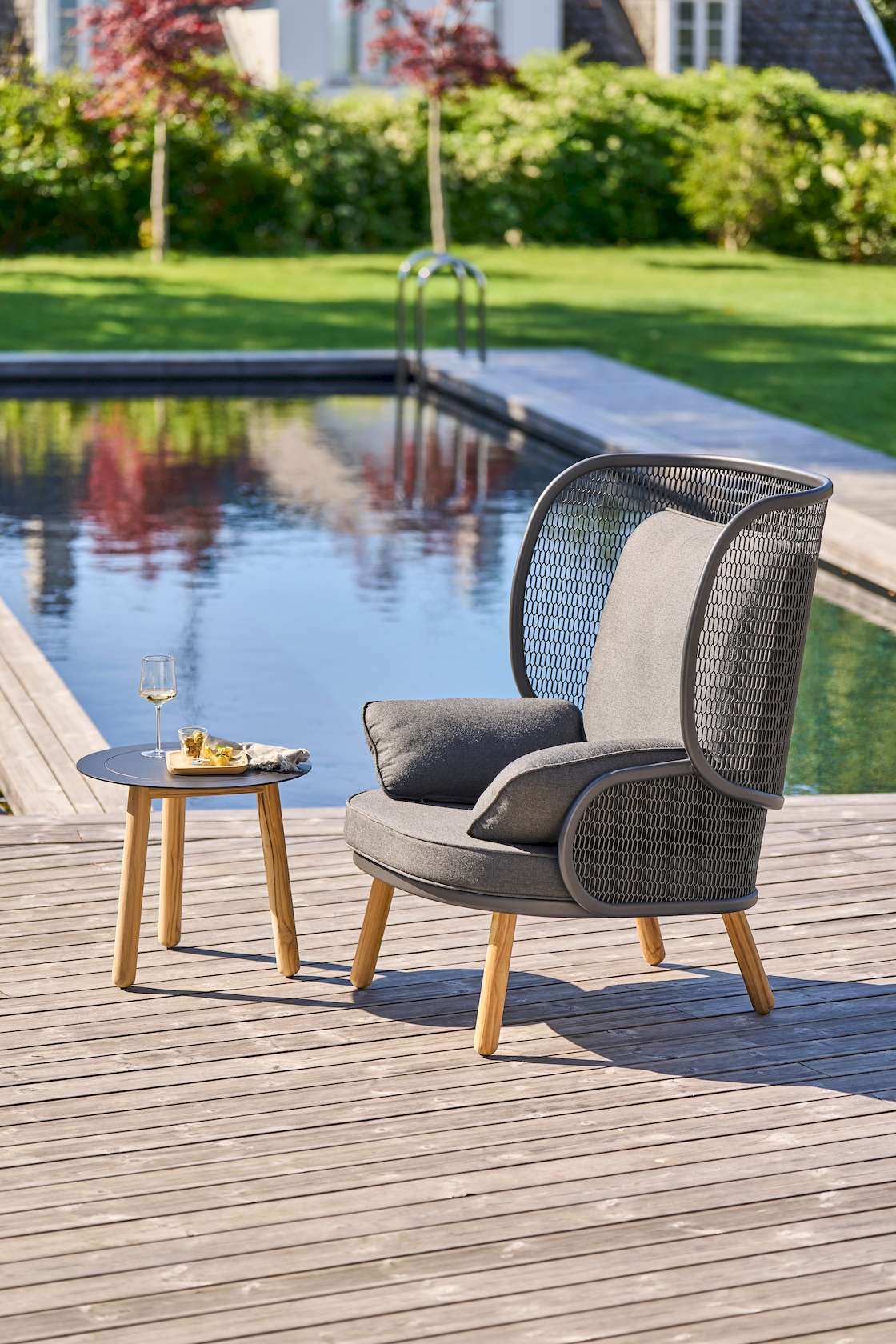 Mindo 118 High Back Lounge Chair