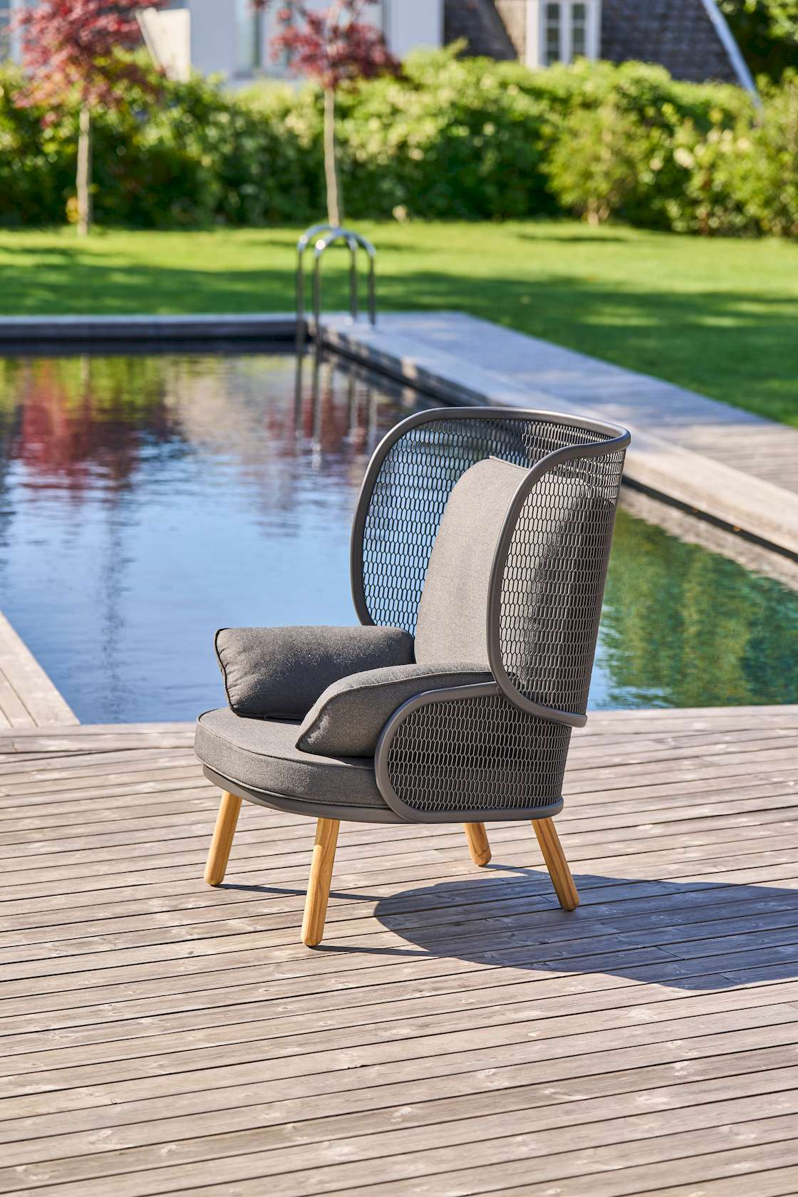 Mindo 118 High Back Lounge Chair