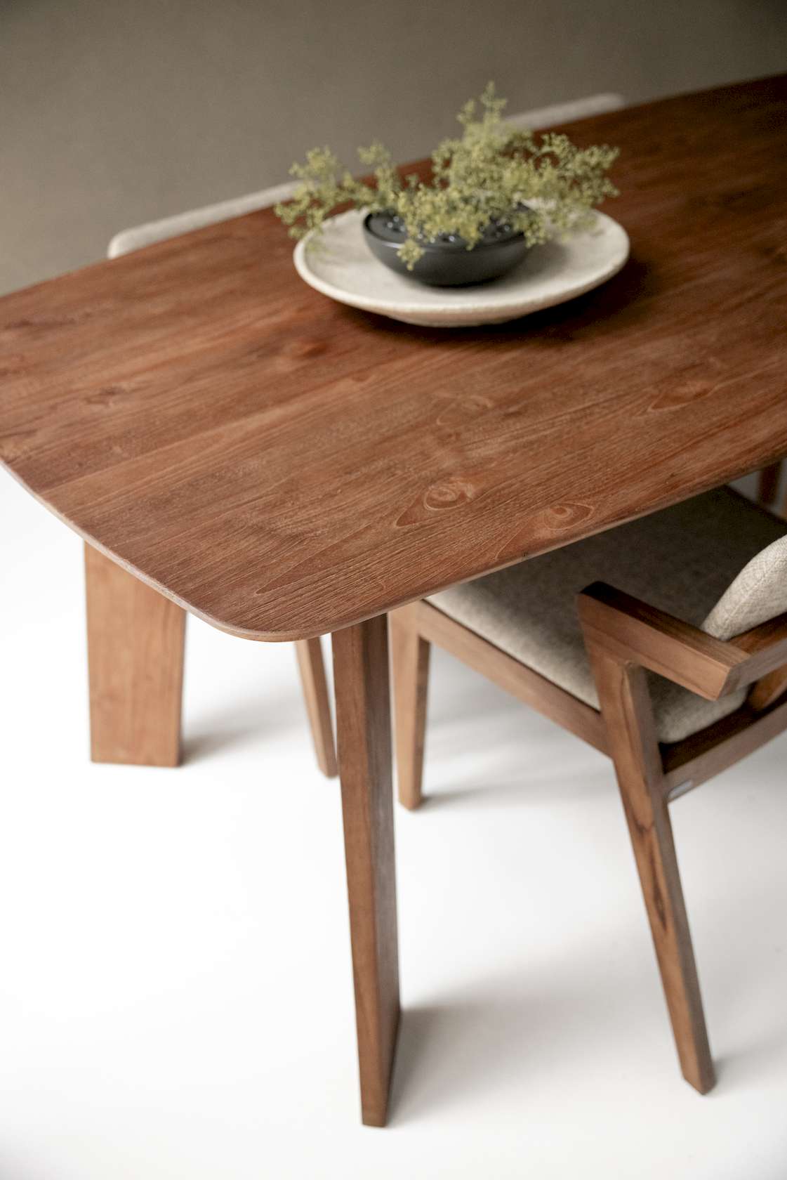 dBodhi Grace Dining Table