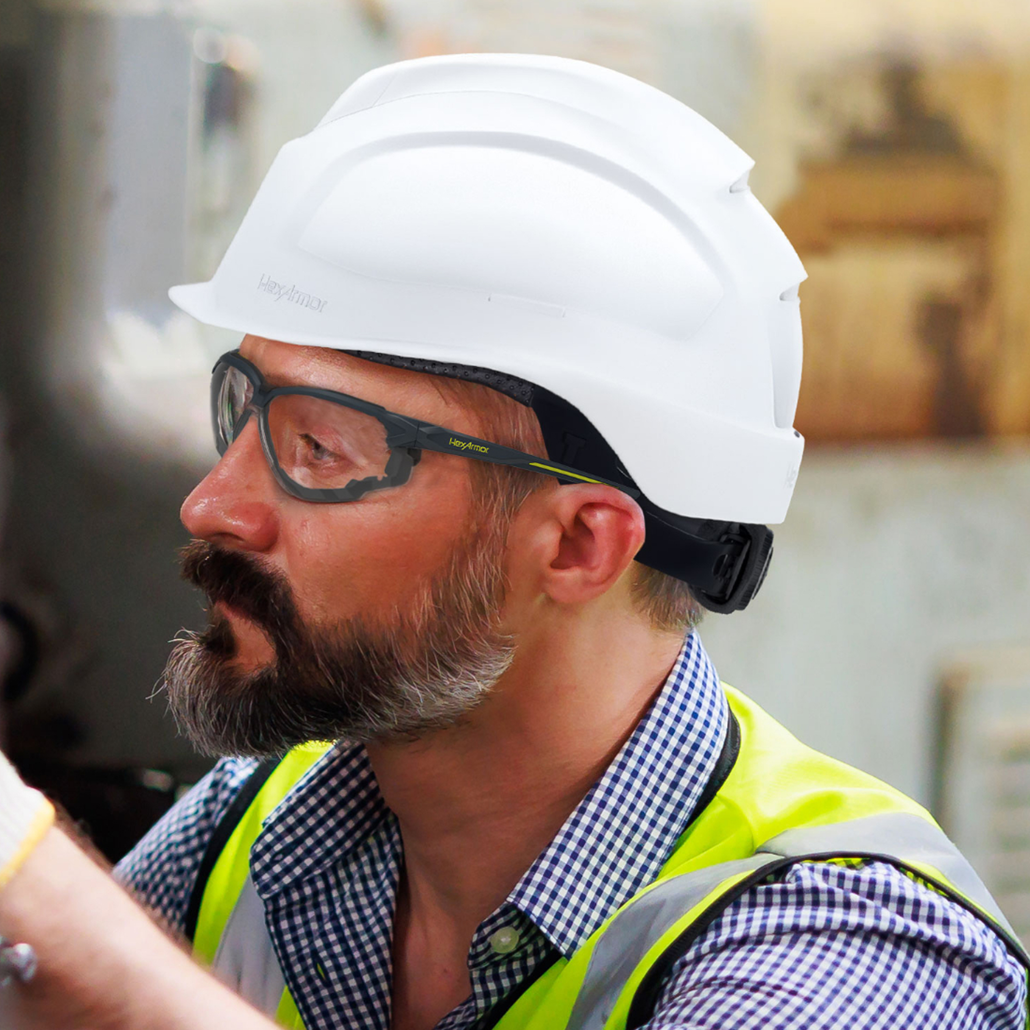 ADAPTABLE TO MOST FACE SHAPES