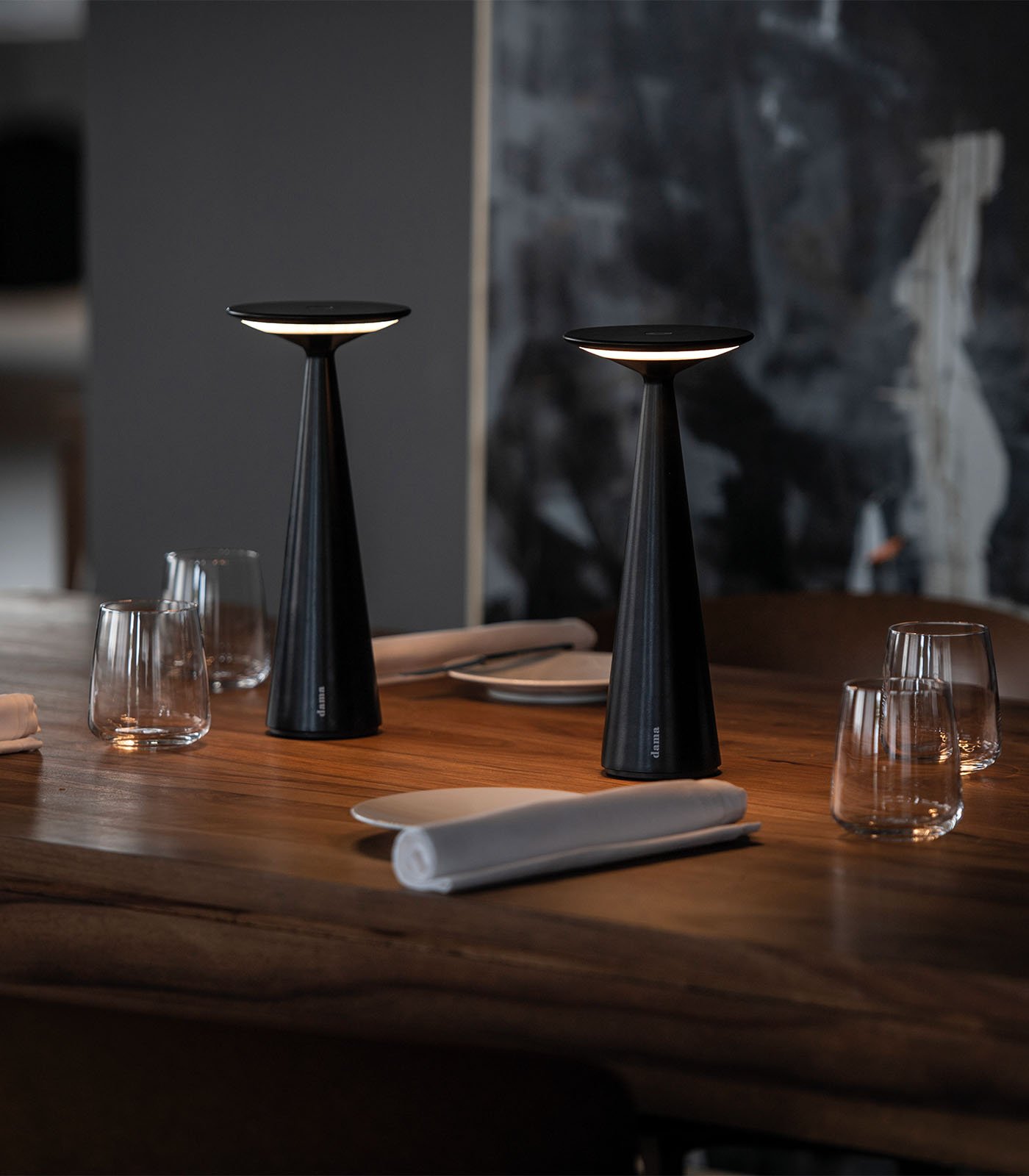 Dama Table Lamp