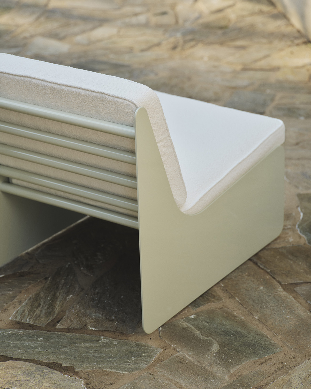 Outdoor Gloss Dougie Lounge Chair