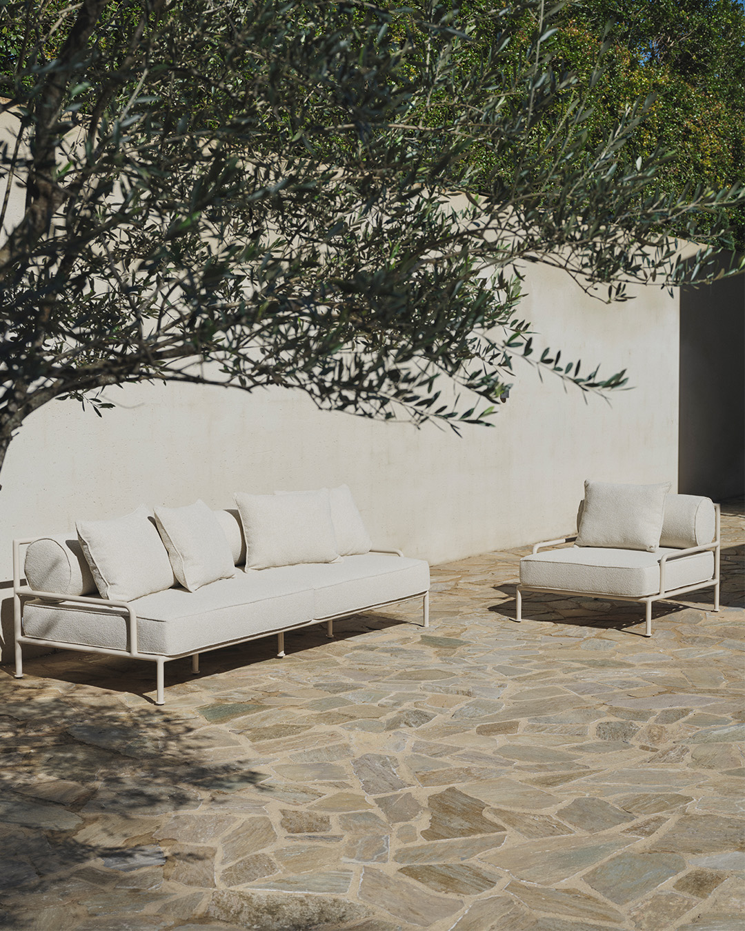 Outdoor Gloss Rowe Sofa