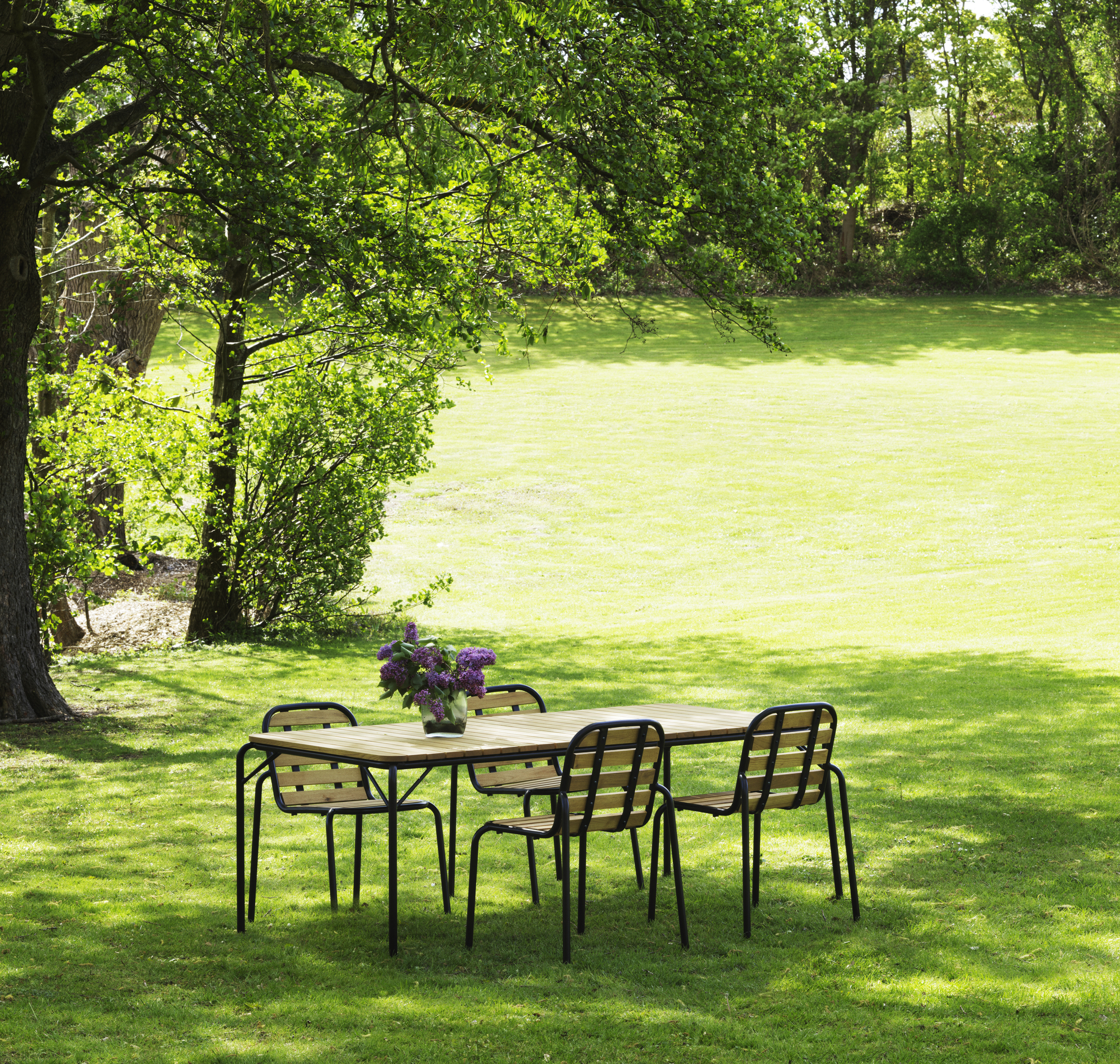 Vig Dining Table