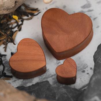 Cute Saba Heart Shaped Wood Ear Plug / Gauge