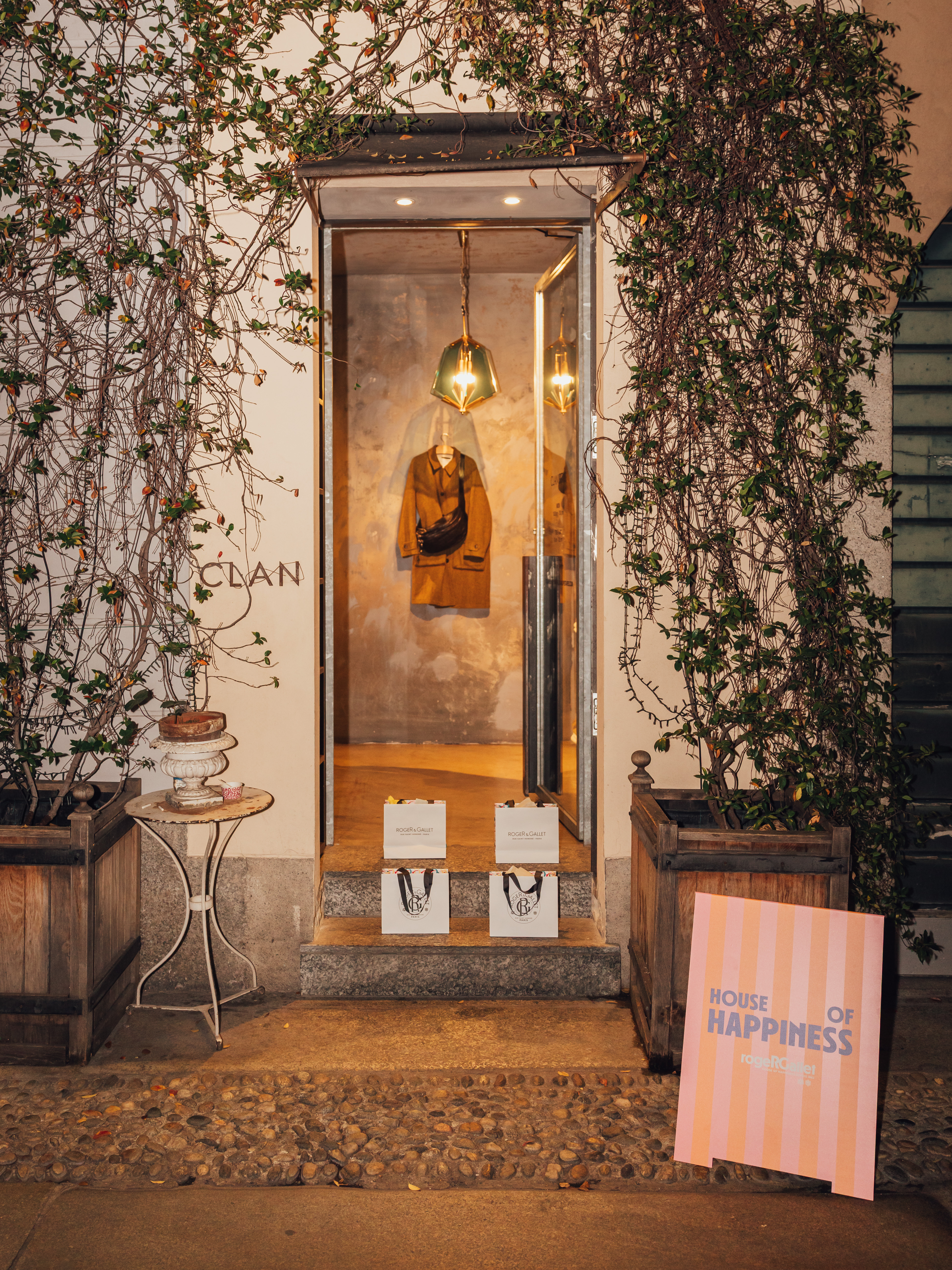 Roger&Gallet-ClanUpstairs_phClaraParmigiani_PAR1333.png