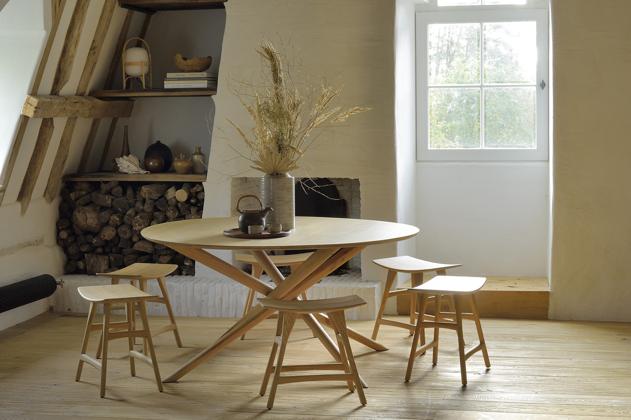 Ethnicraft Oak Mikado Round Dining Table - Floor Stock