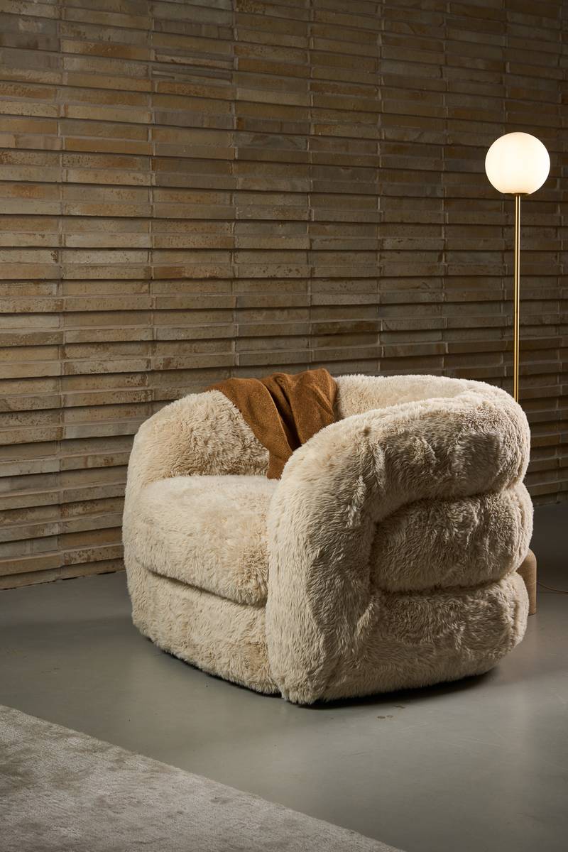 Snug Lounge Chair