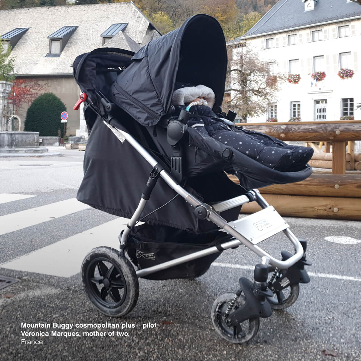 built from the platform that brought all terrain to the worldworld class in safety, stability and materialsall-in-one bundlerevolutionary use of a modular seat unit with a fabric sling seatnewborn readymore capacity for storage