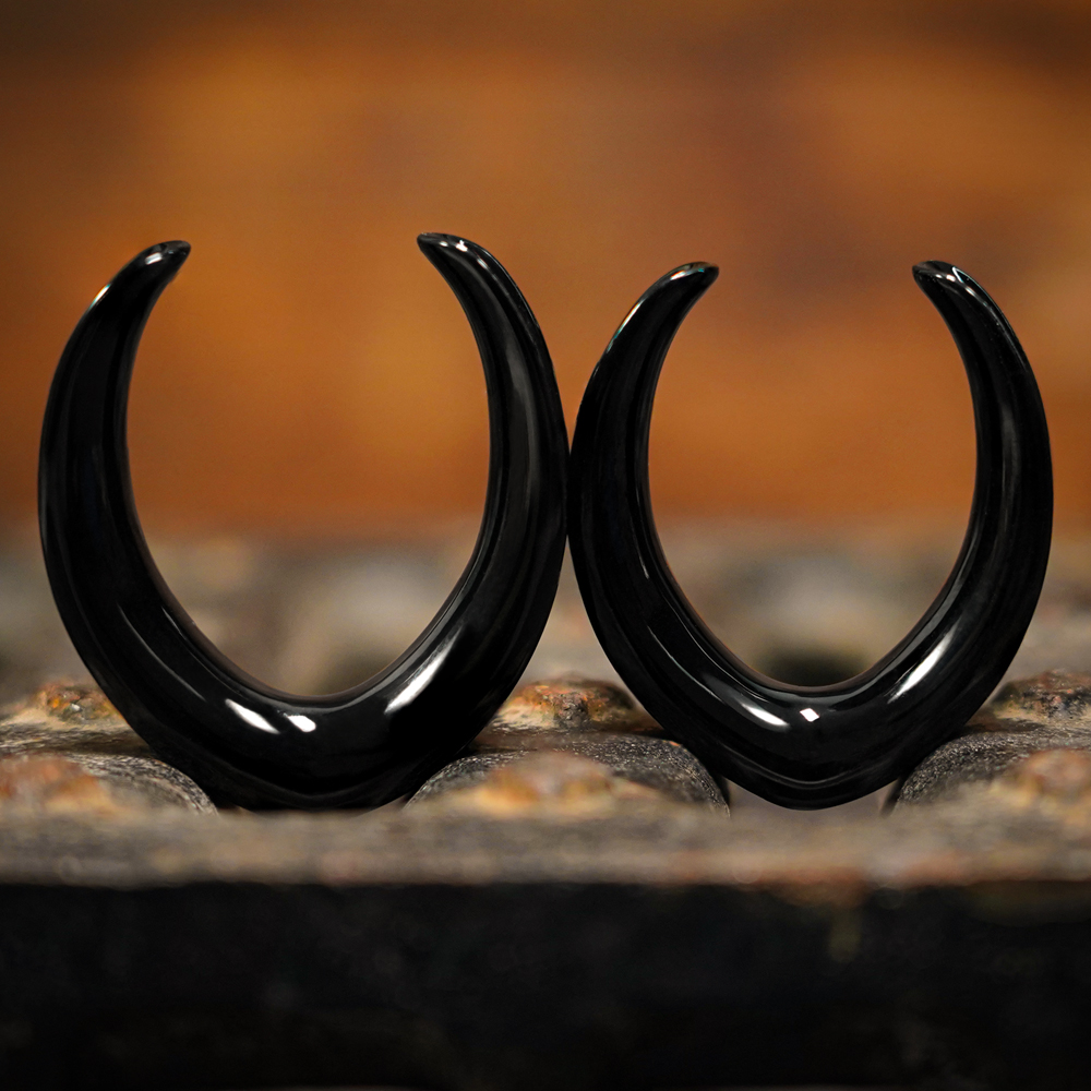 Black V Saddles 2 Schwarzer V Sattel Metall Ohr Messgerät / Plug