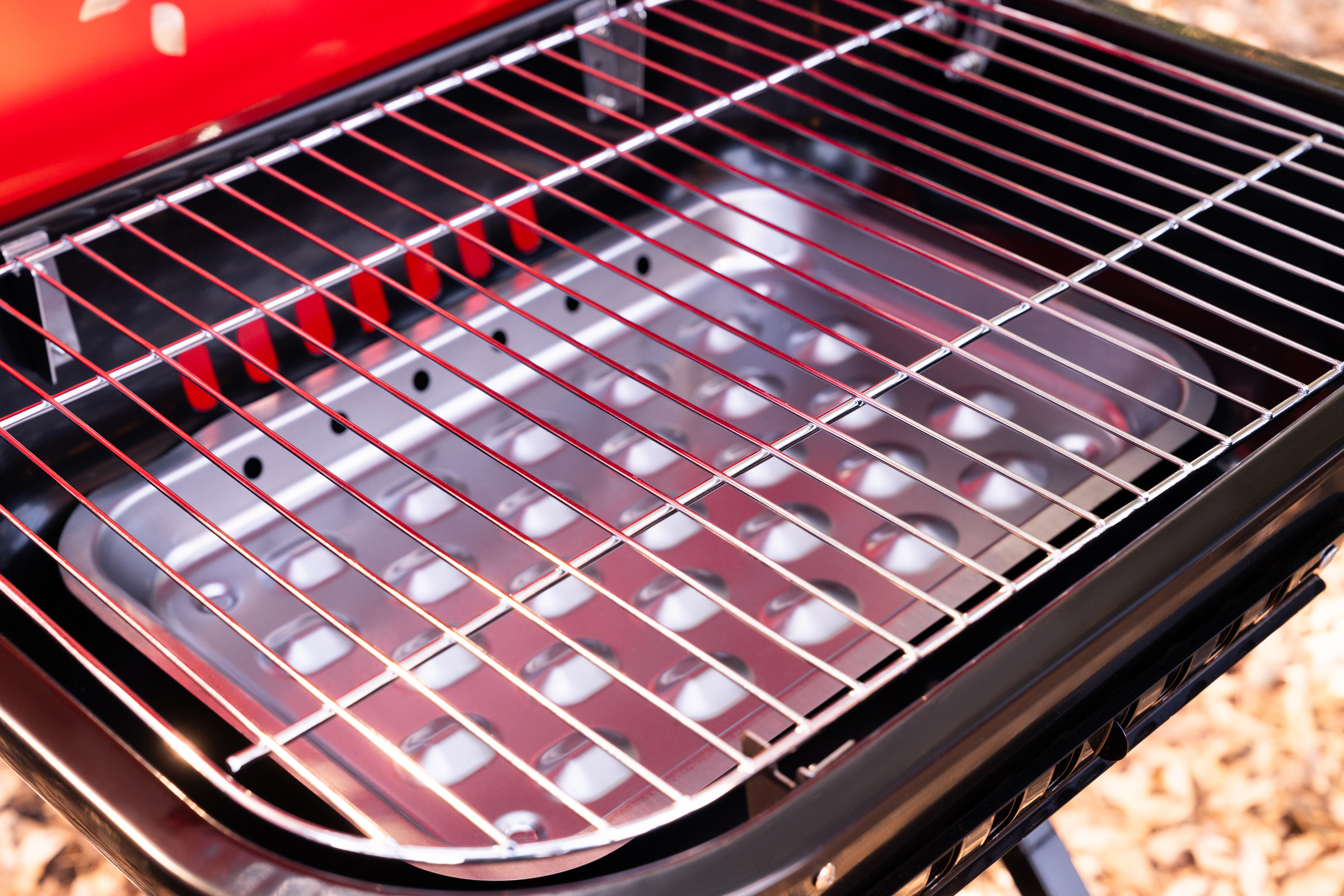 Removable charcoal pan