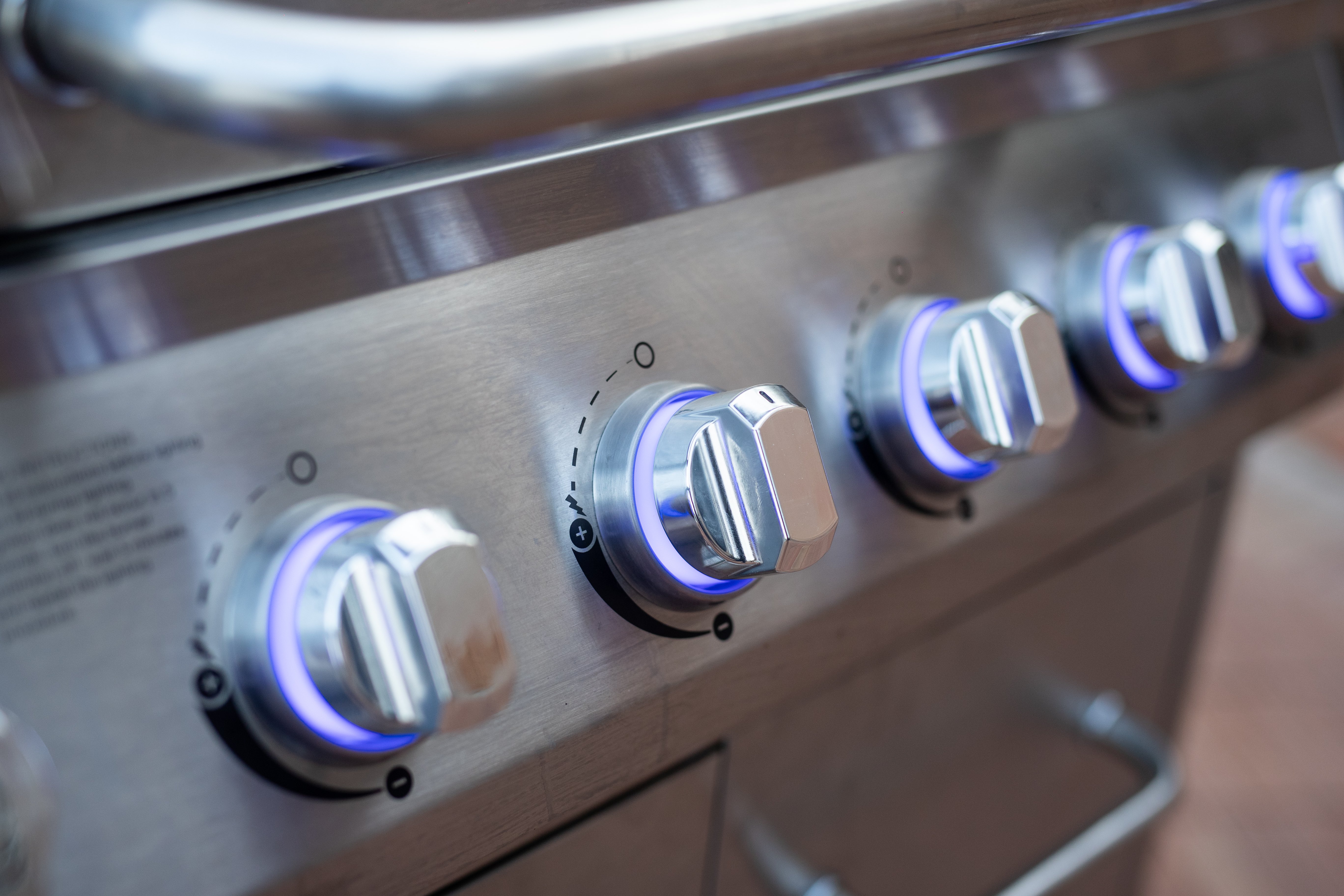 LED-lit knobs
