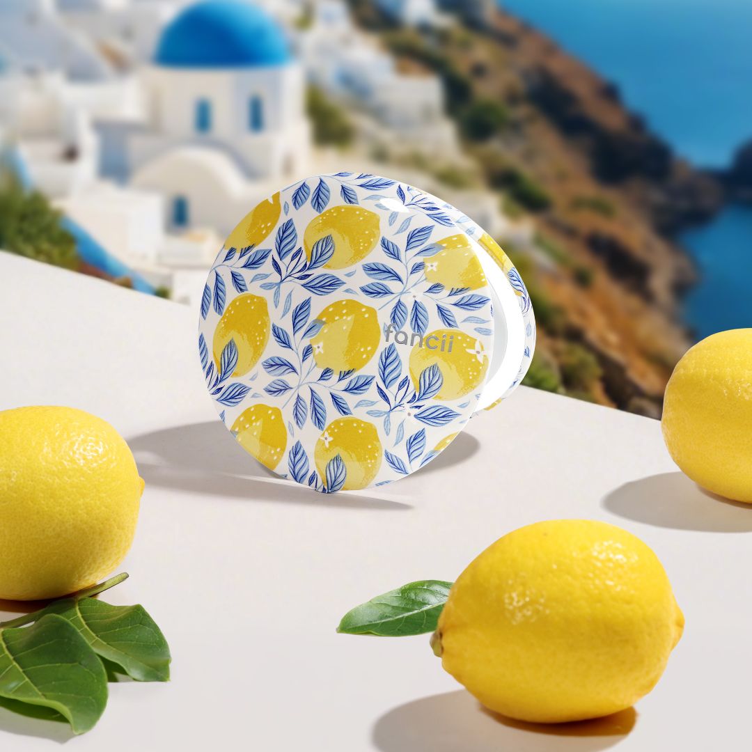 Romantic Florals by Kate Eldridge Mini Taylor Lighted Compact is rechargeable so no need for batteries. 