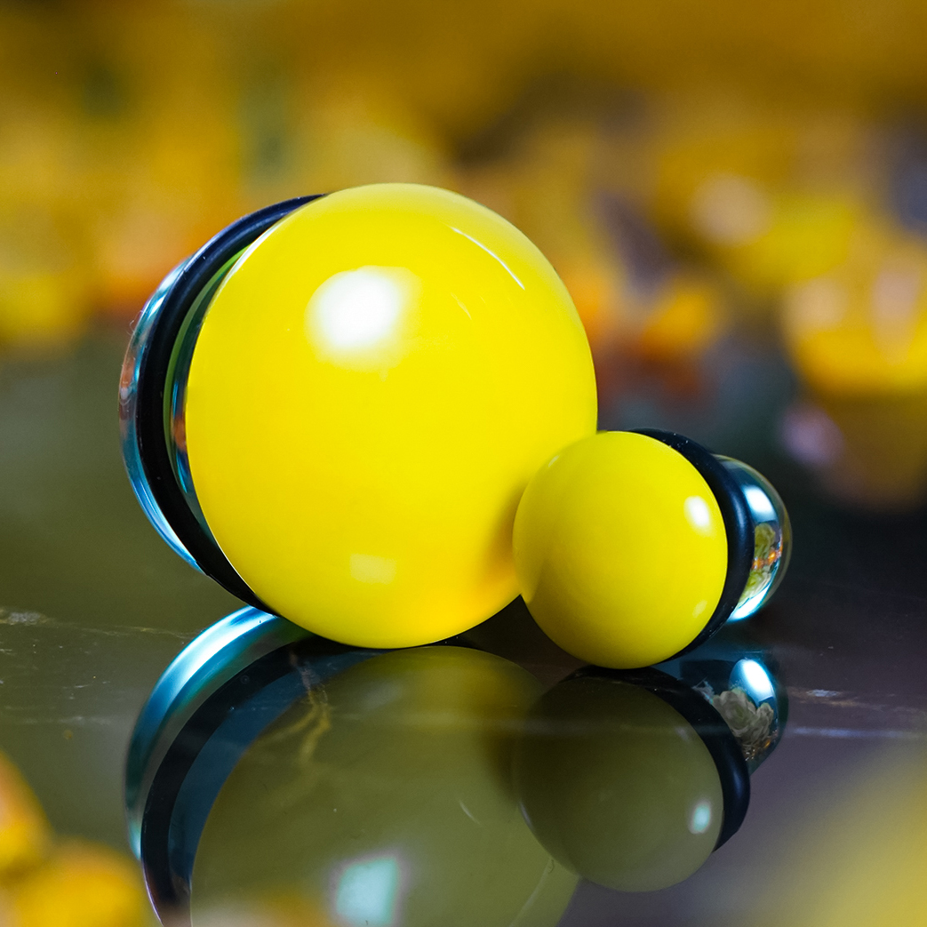 Alternative Clear & Yellow Single Flare Glass Plug / Gauge
