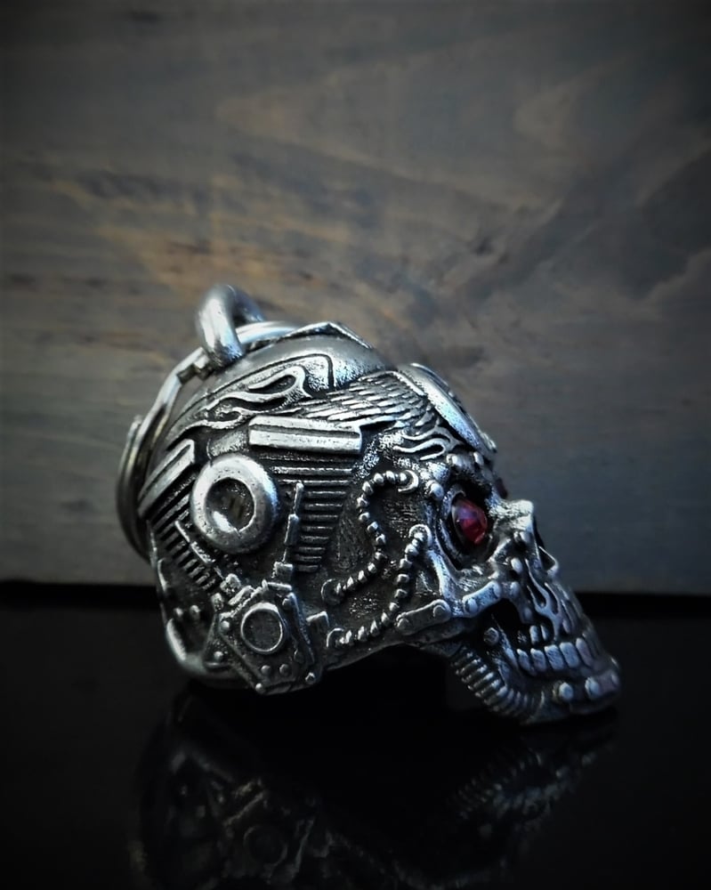 bb-112-motorhead-skull-bell-diamond-product-detail-image