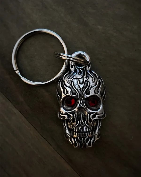 bbk-111-flame-skull-diamond-keychain-product-detail-image