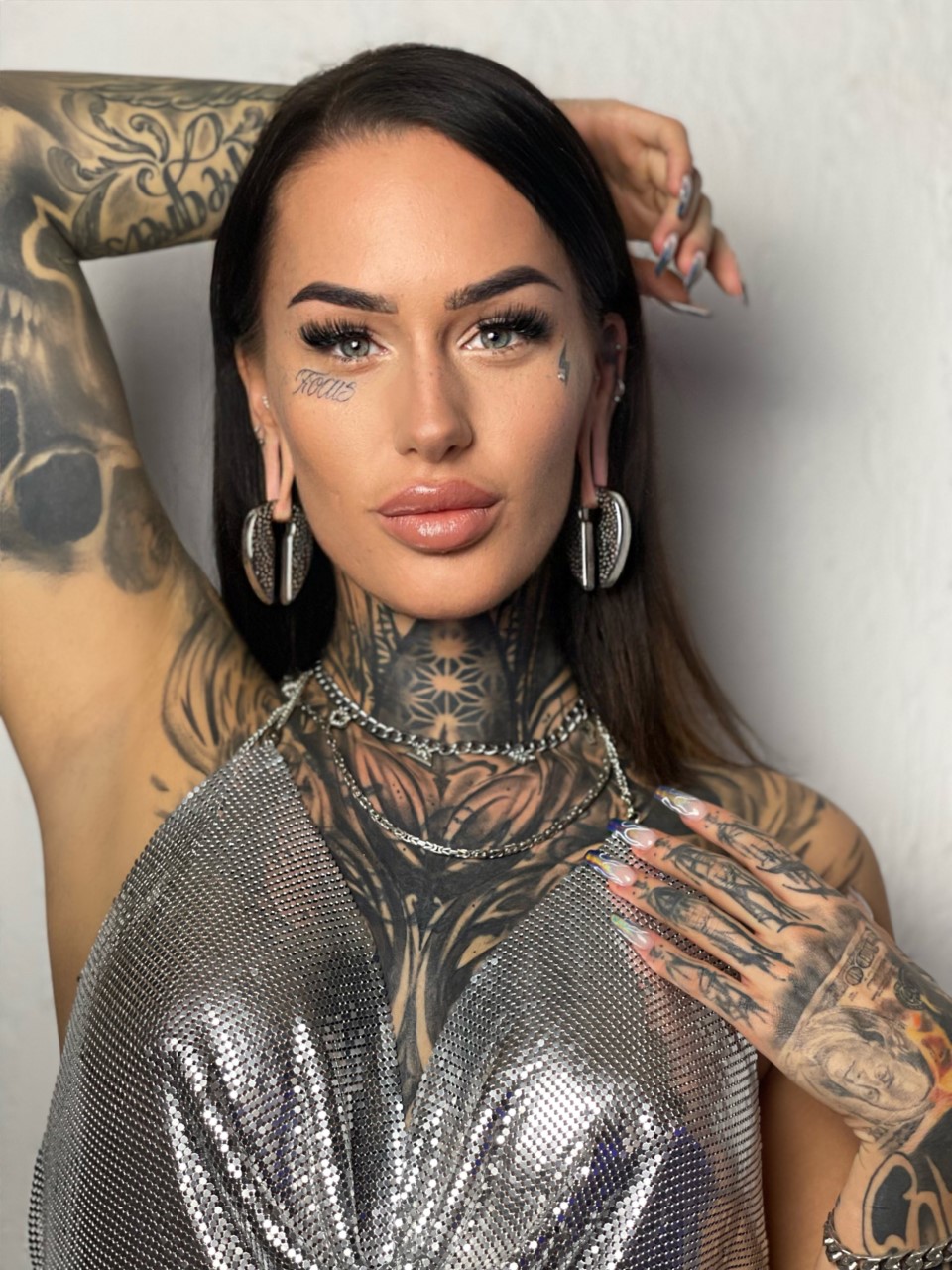 Girl wearing pretty  Hammered Silver - Keyhole Ear Weights (Pair)