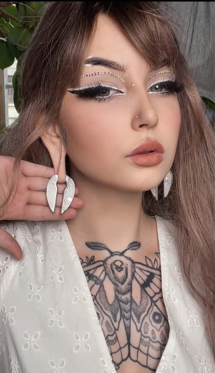 Girl wearing cute  Silver & Pearl - Keyhole Ear Weights (Pair)