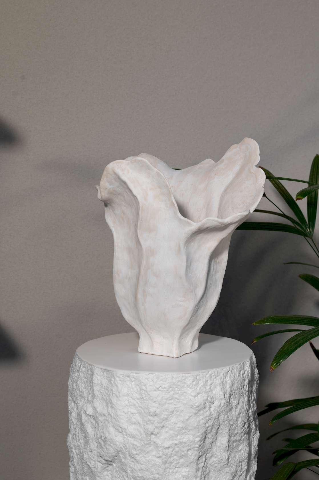 Iris Pedestal