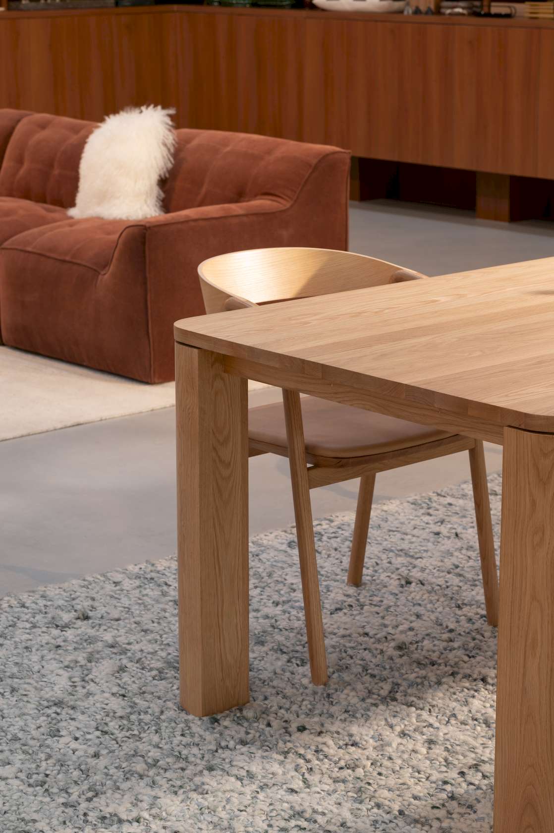 Oli Dining Table