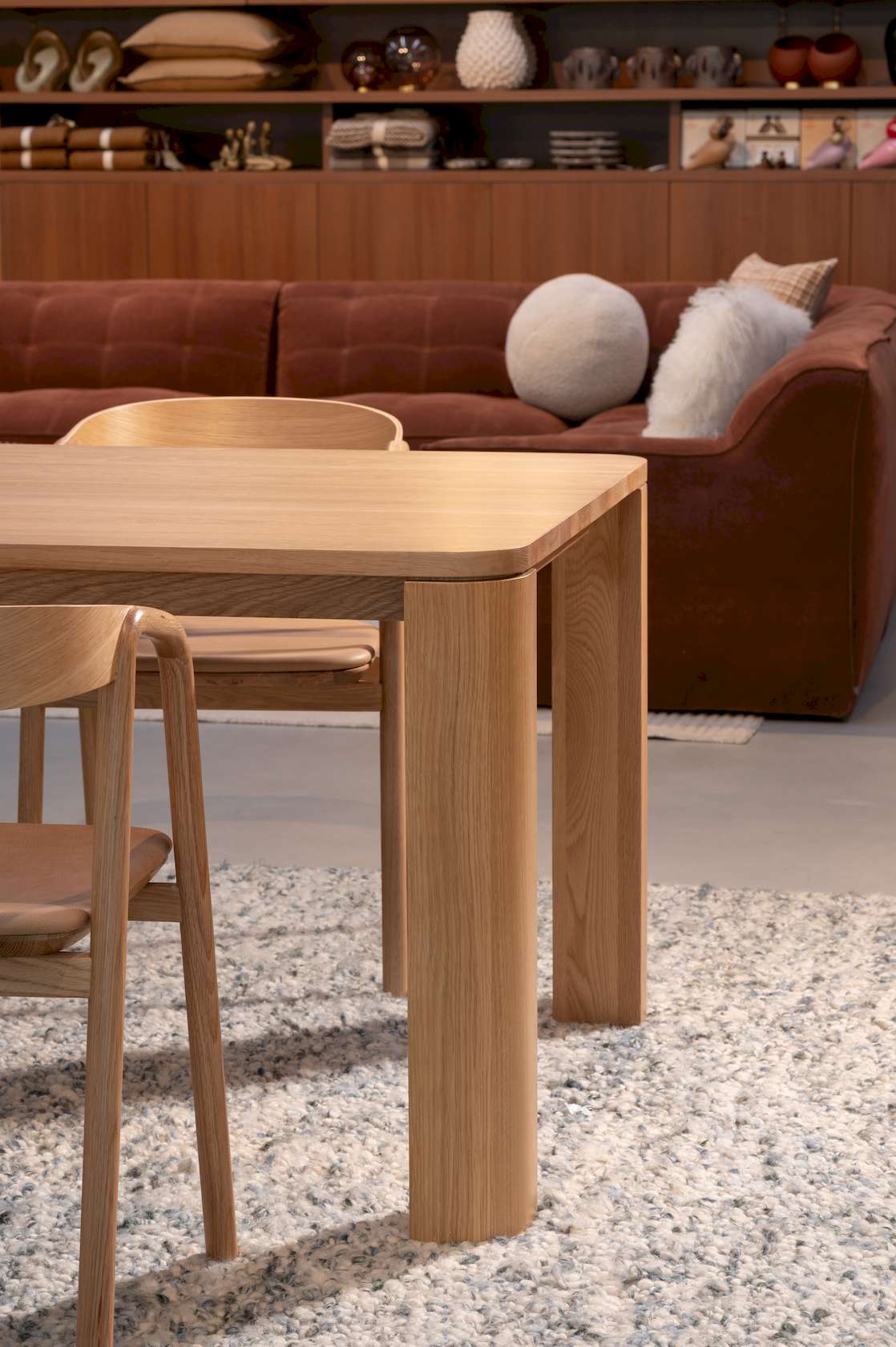 Oli Dining Table