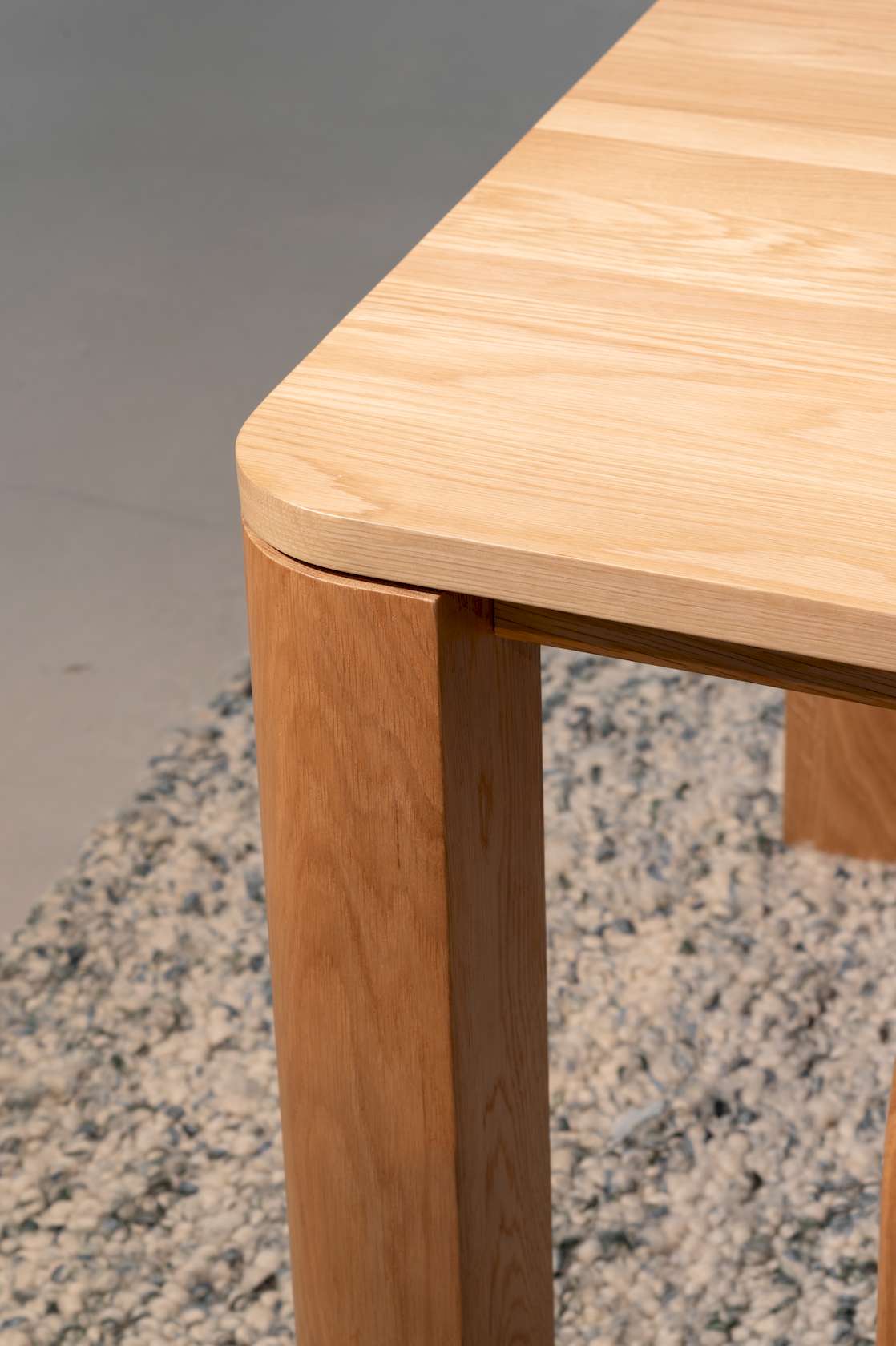 Oli Dining Table