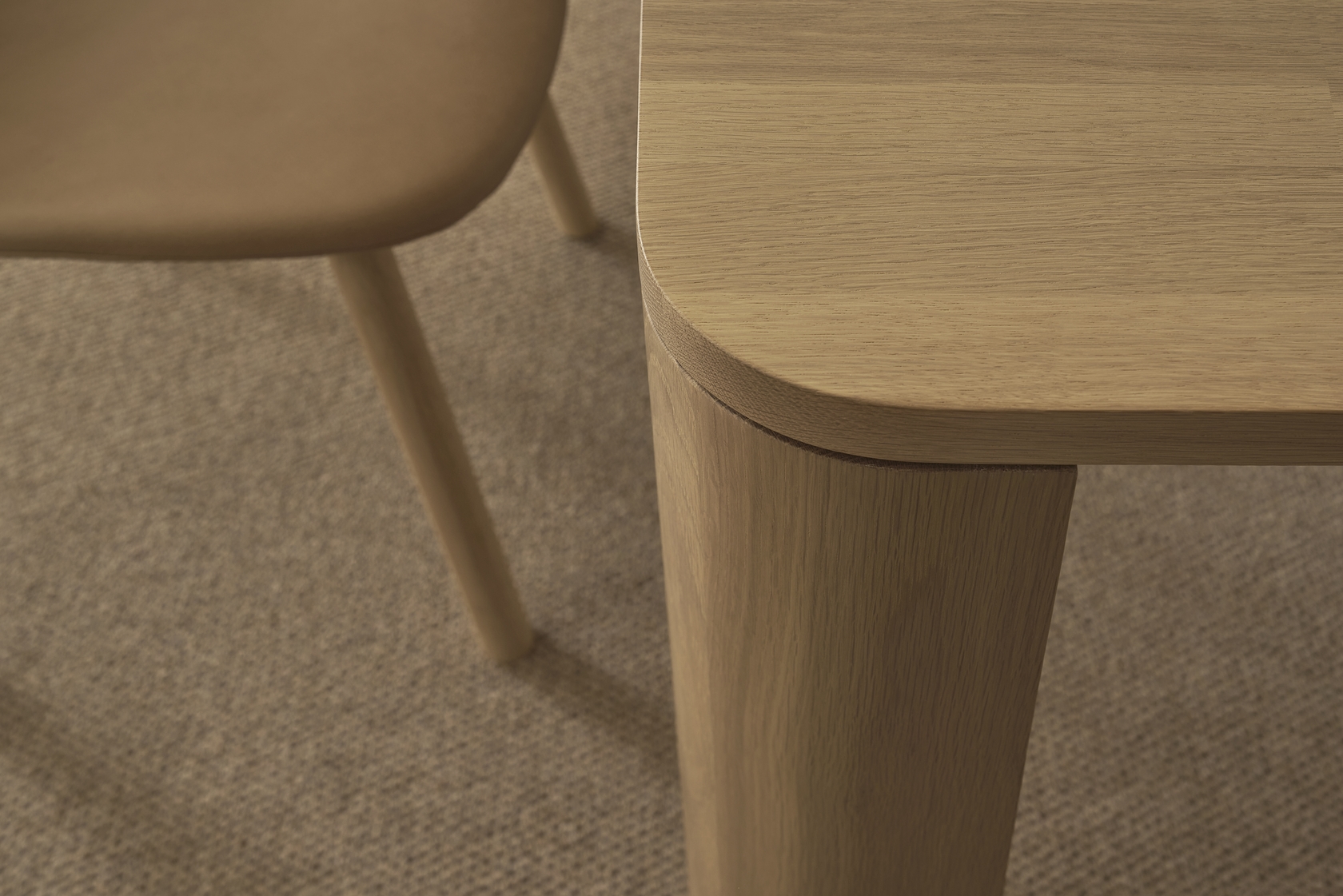 Oli Dining Table