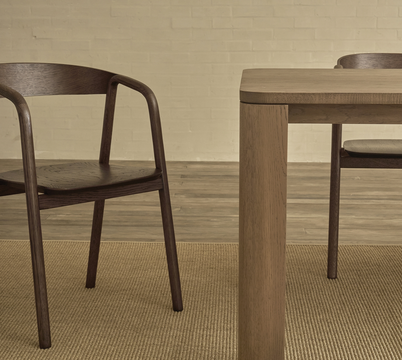 Oli Dining Table