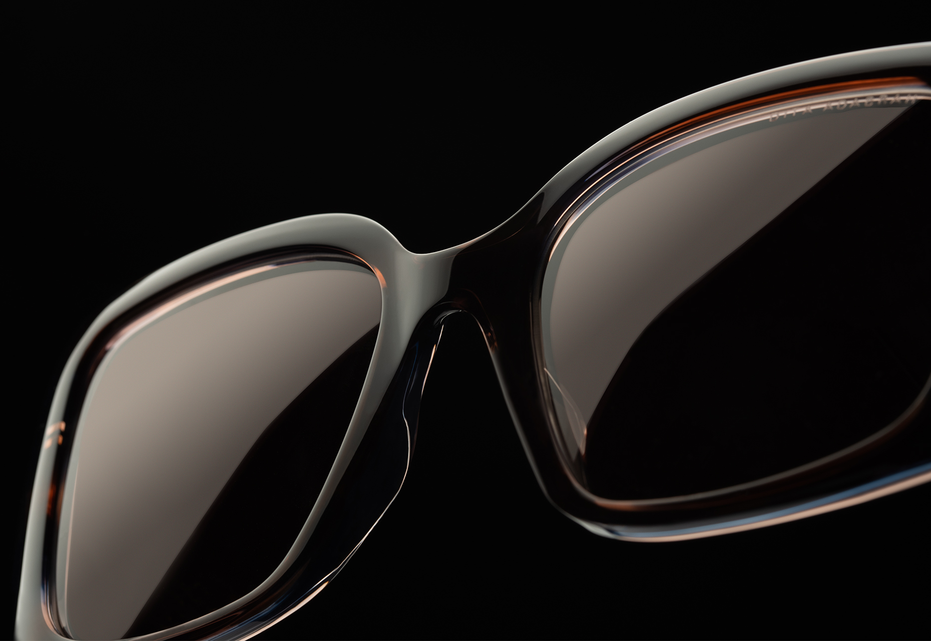 DITA ADABRAH 100% UVA AND UVB LENS WITH ANTI-REFLECTIVE COATING