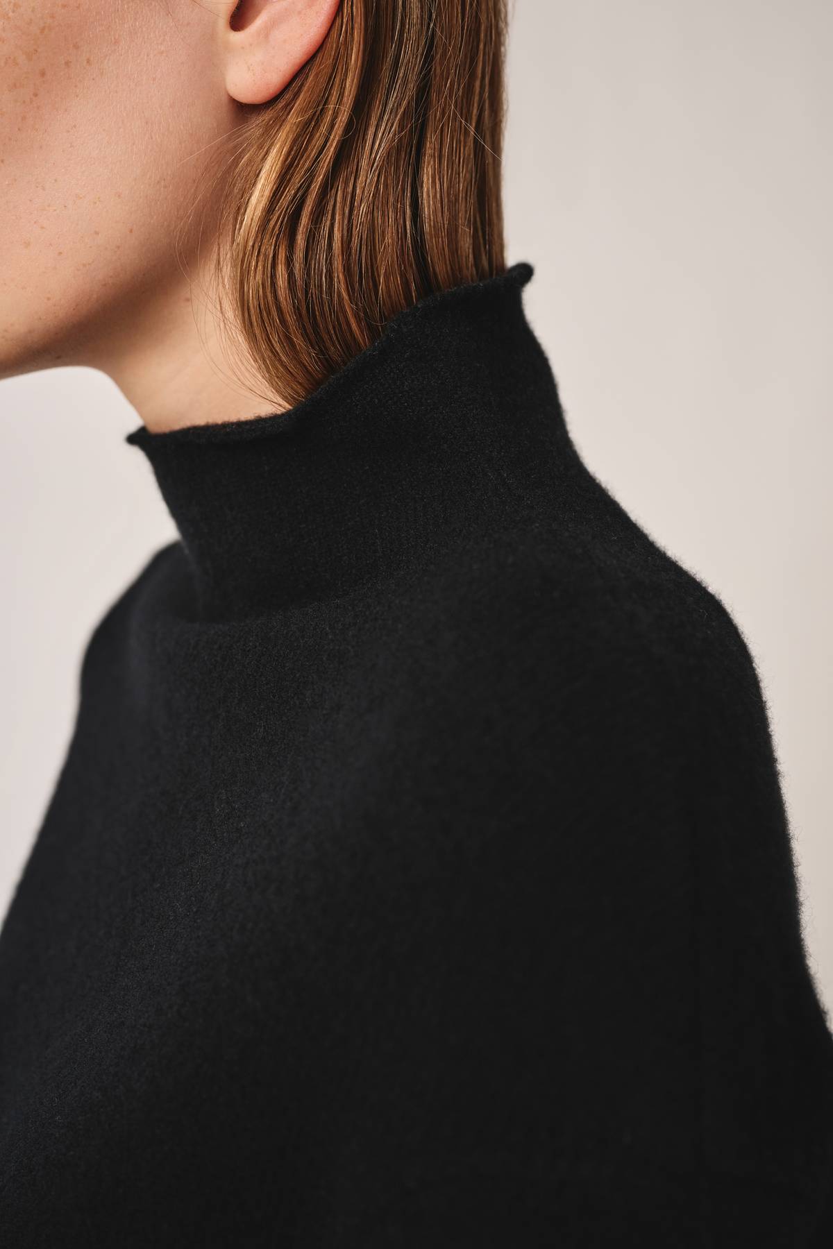 JULIE funnel neck cropped wool sweater | FFORME