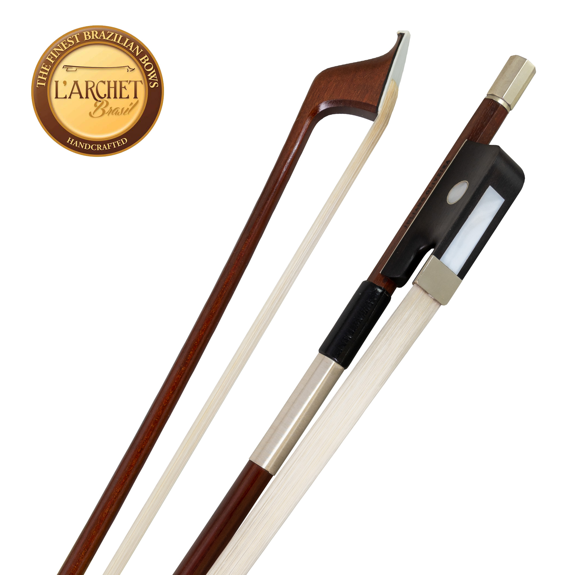 L'archet Brasil Nickel Half-Mounted Cello Bow in action