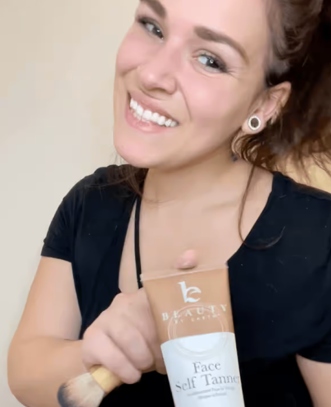 Best self tanner on the market! I'm enjoying have the tanner family now (body, face, and serum self tanners) as part of my routine. It was a bit too pricey for me to justify it in the past, but with this new subscription, I was like, 