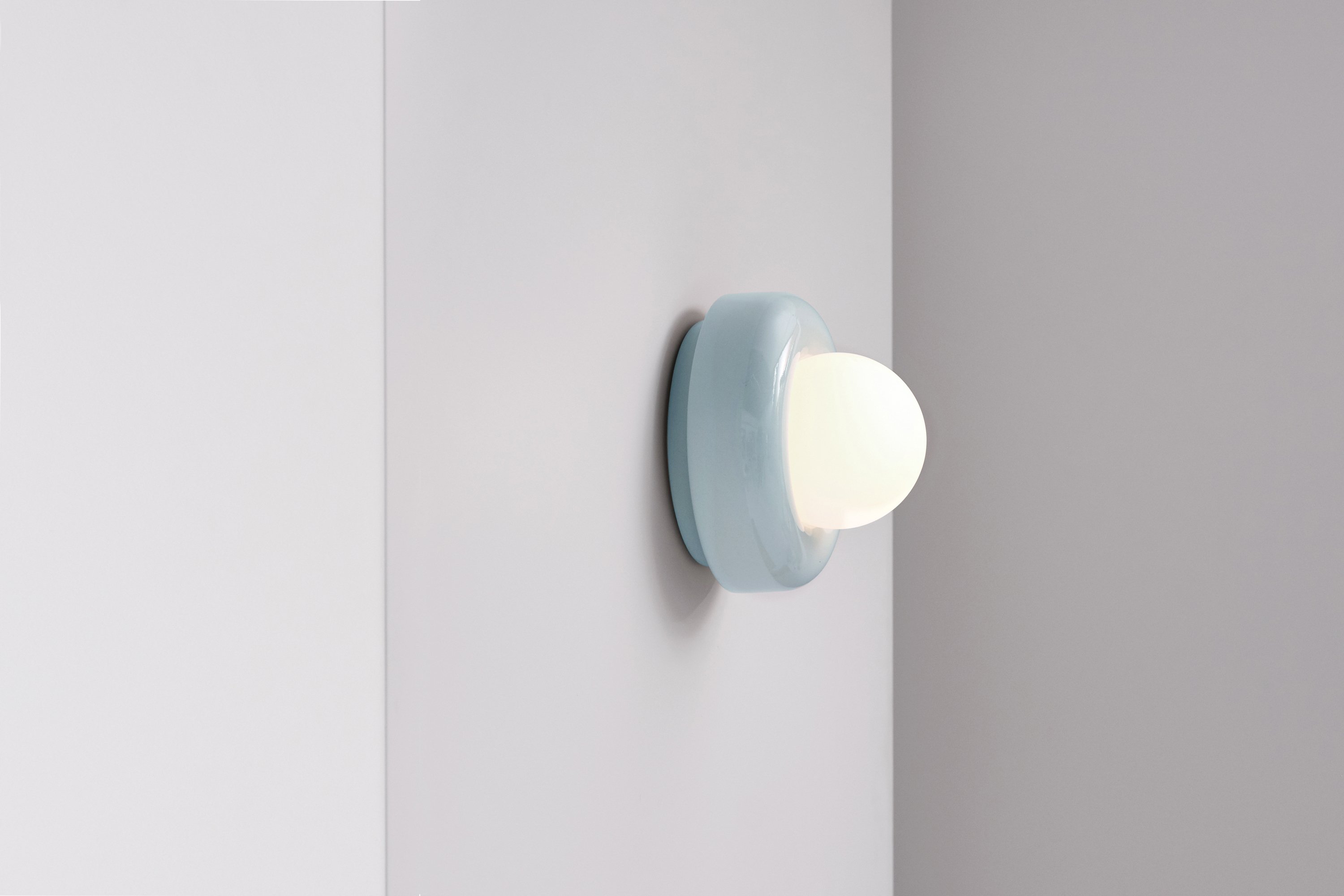 Nelly Wall Light Mist Jardan