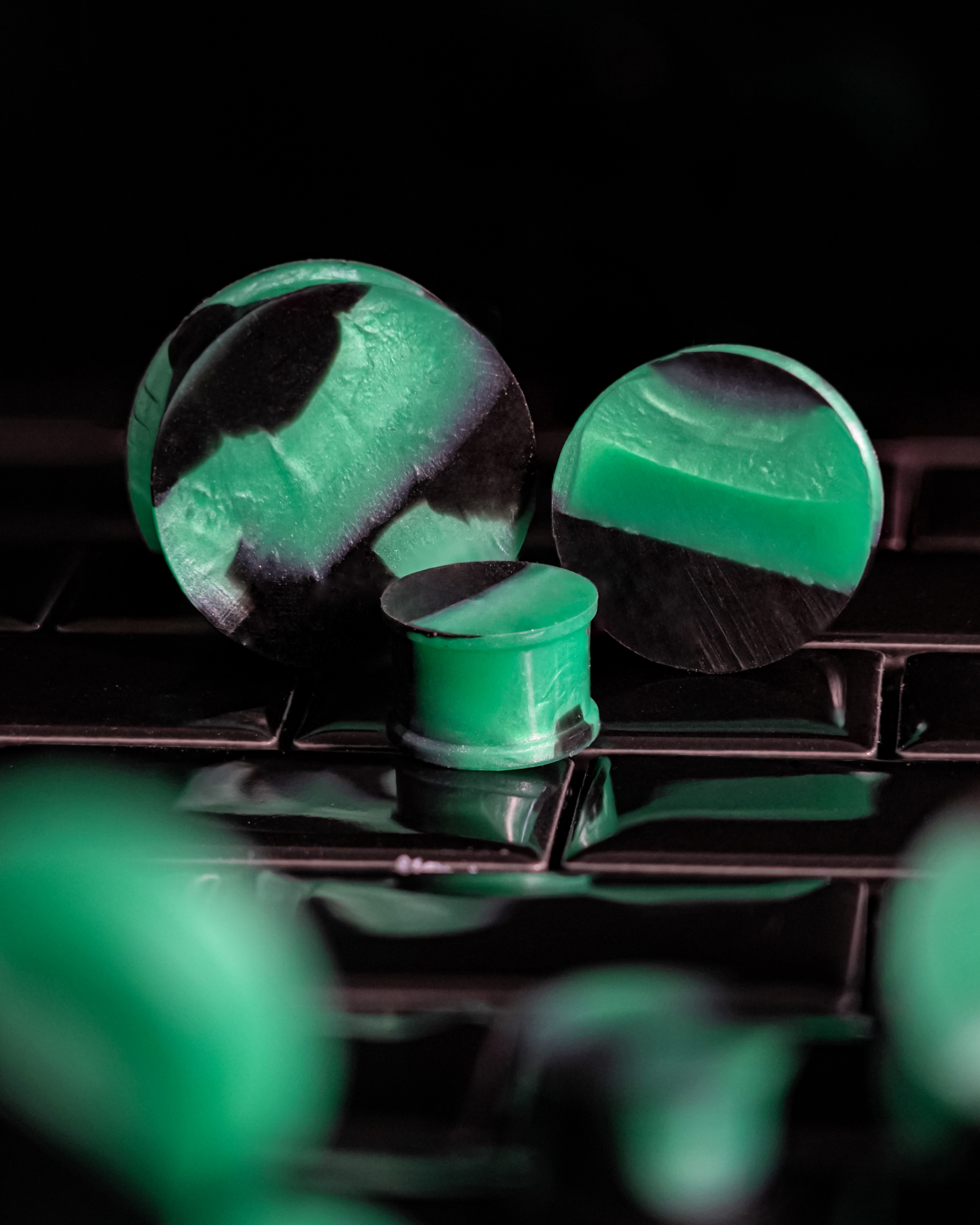 cool  Solid Marble Green & Black Silicone Earring Plug / Gauge