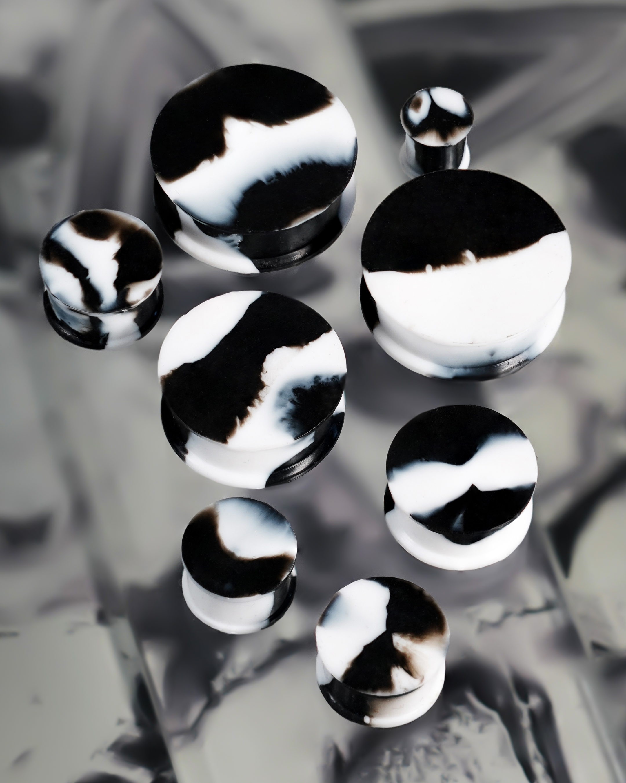 cool  Solid Marble White & Black Silicone Earring Plug / Gauge