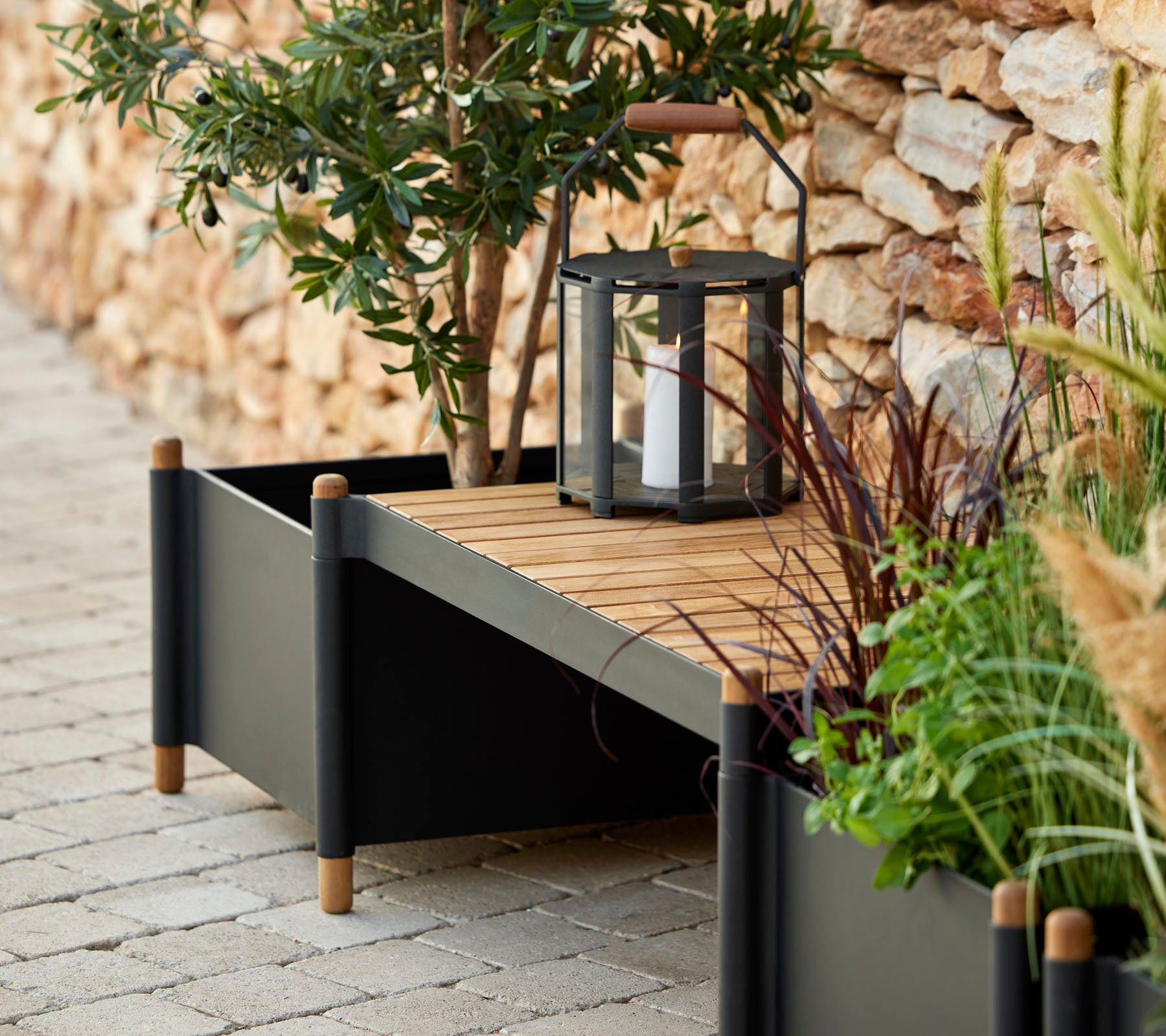 Sticks Bench with 2 Planters