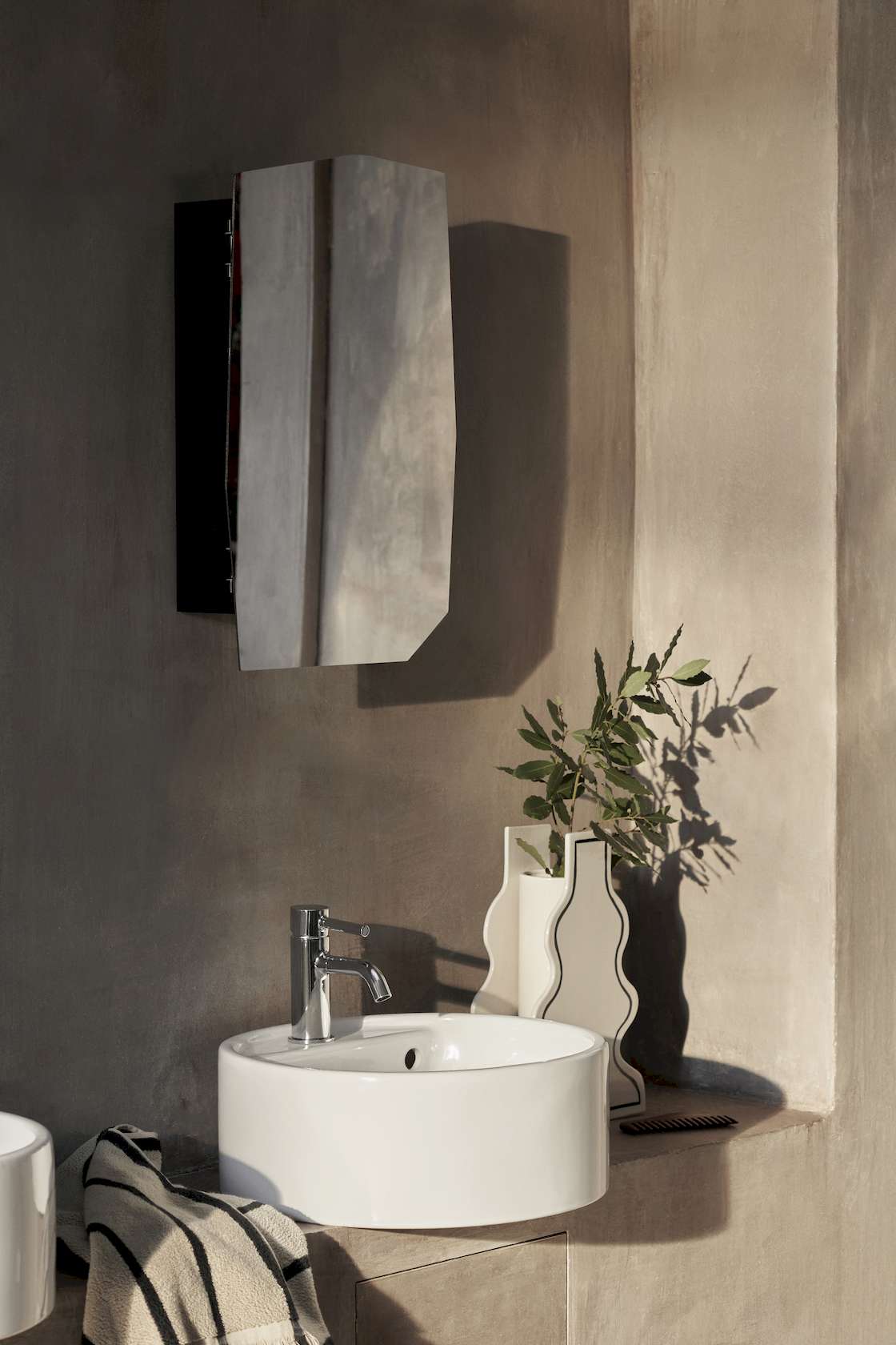 Shard Wall Mirror Cabinet