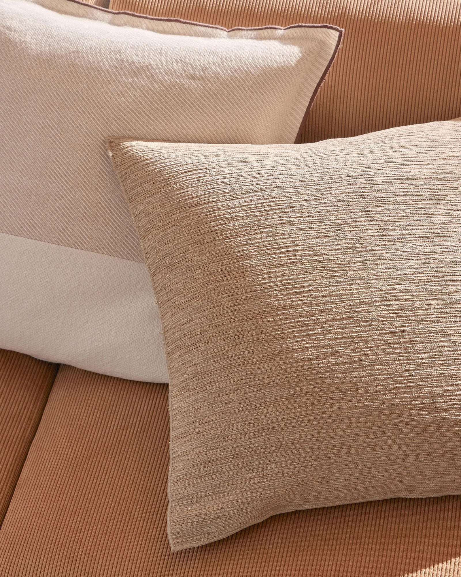 Dania Cushion