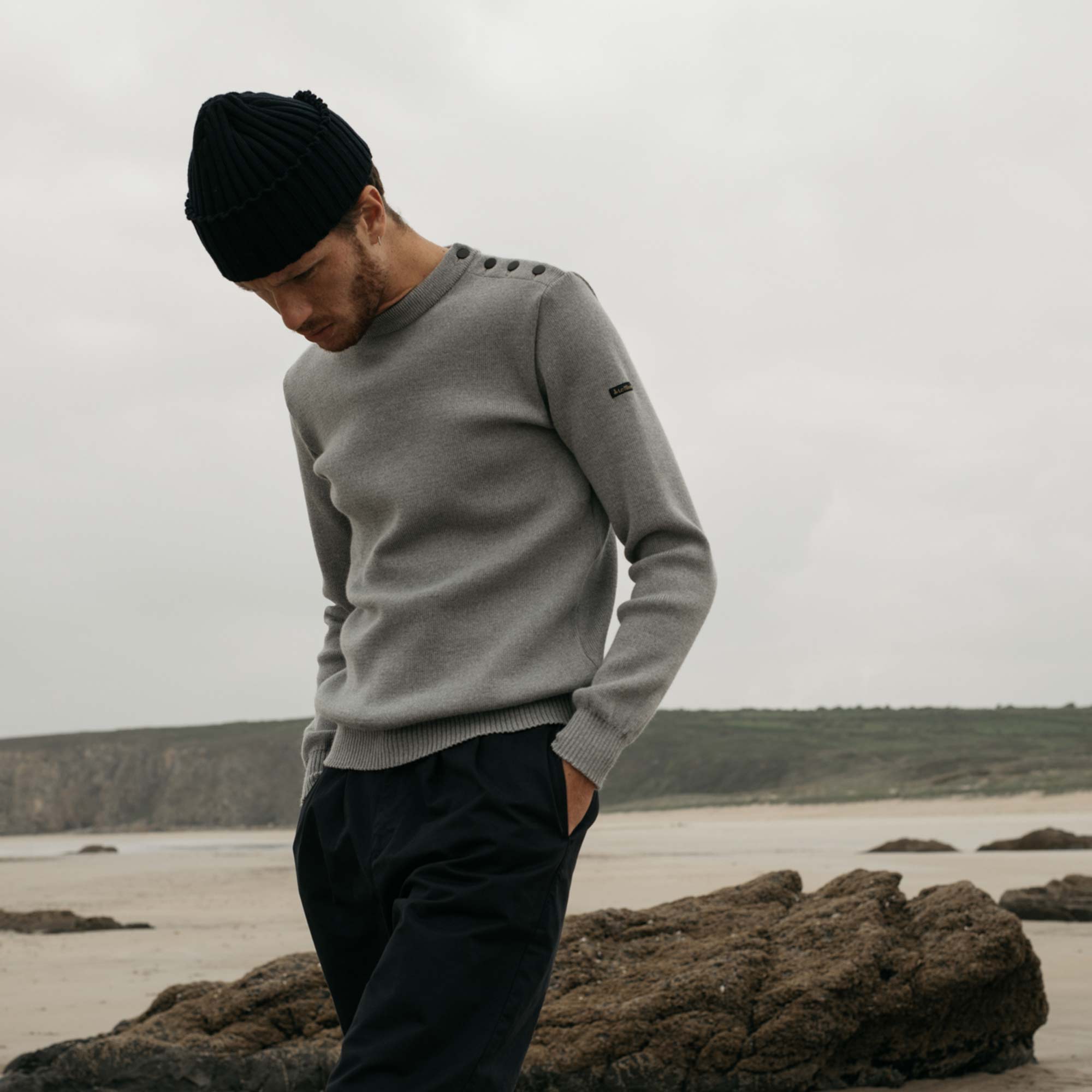 pull-col-boutonne-bleu-nuit-homme