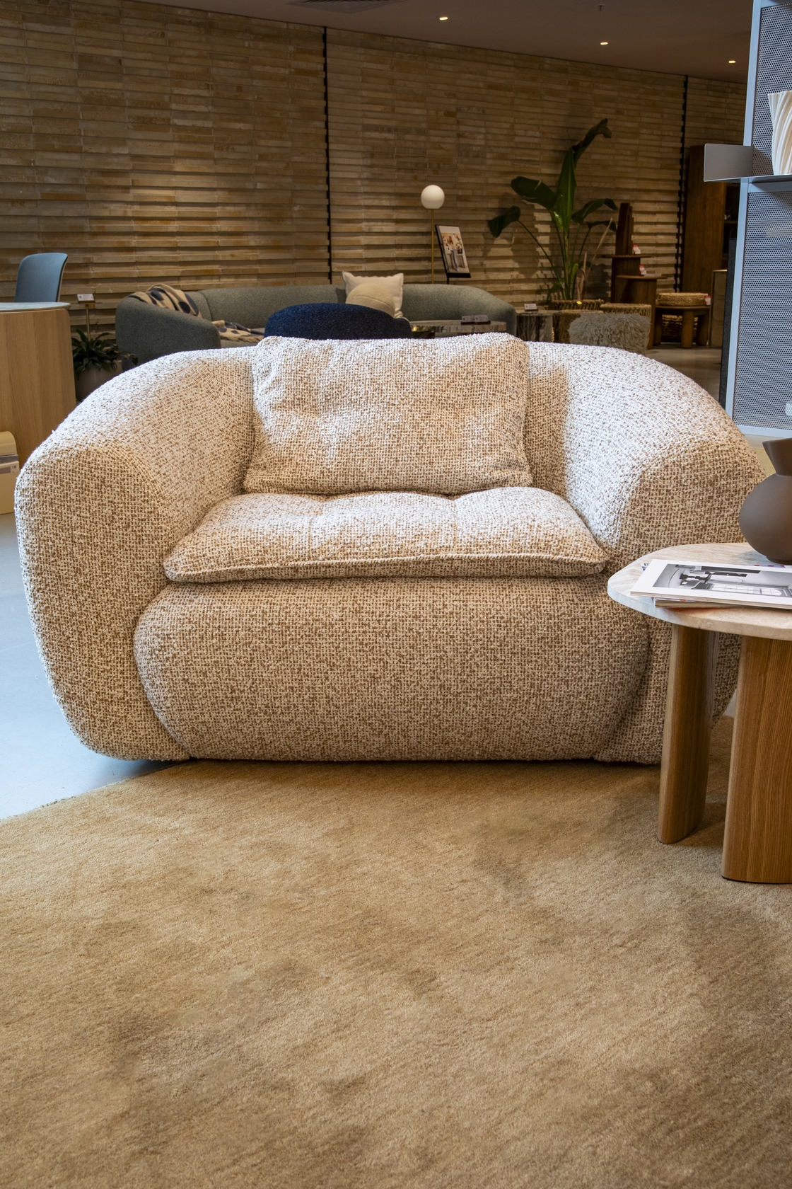 Petra Lounge Chair