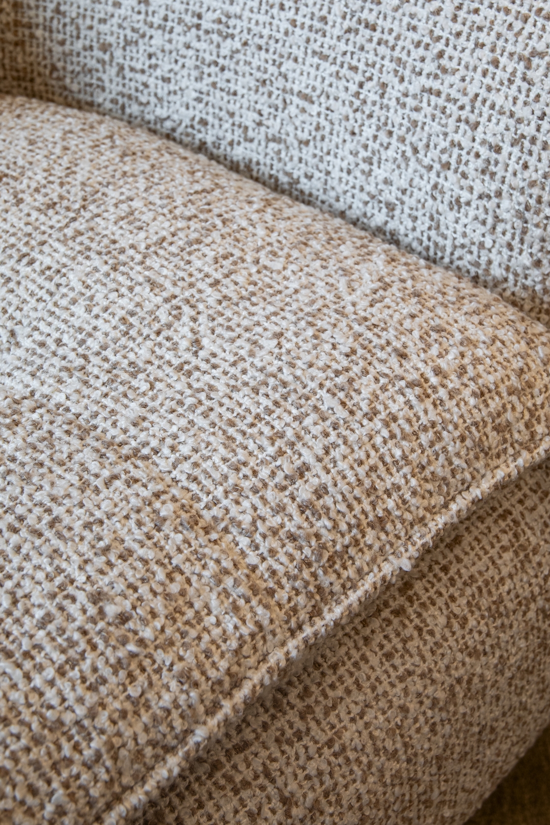 Petra Lounge Chair