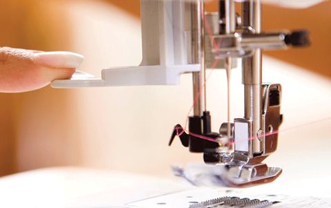Brother Innov-is 15 Automatic needle threading