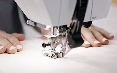 Bernina 590E - Sew chiffon & leather like a pro