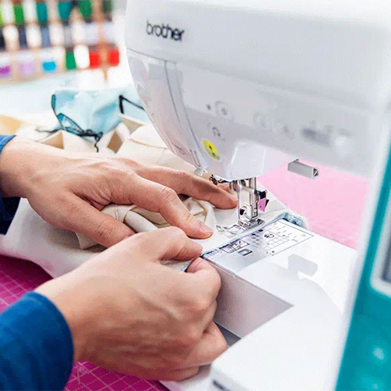 Brother Innov-is F580 - Free arm sewing for small areas
