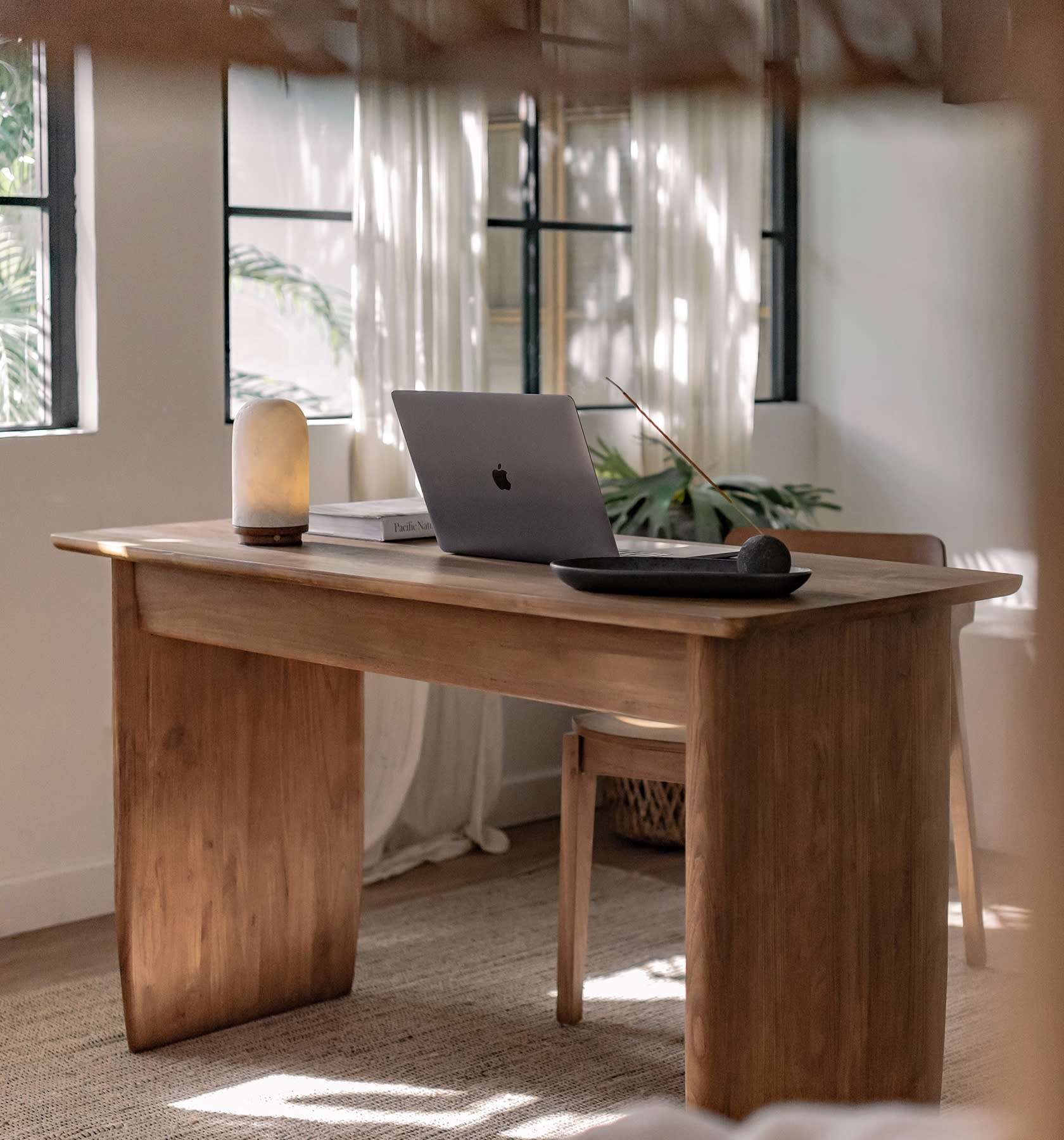 dBodhi Nova Writing Desk