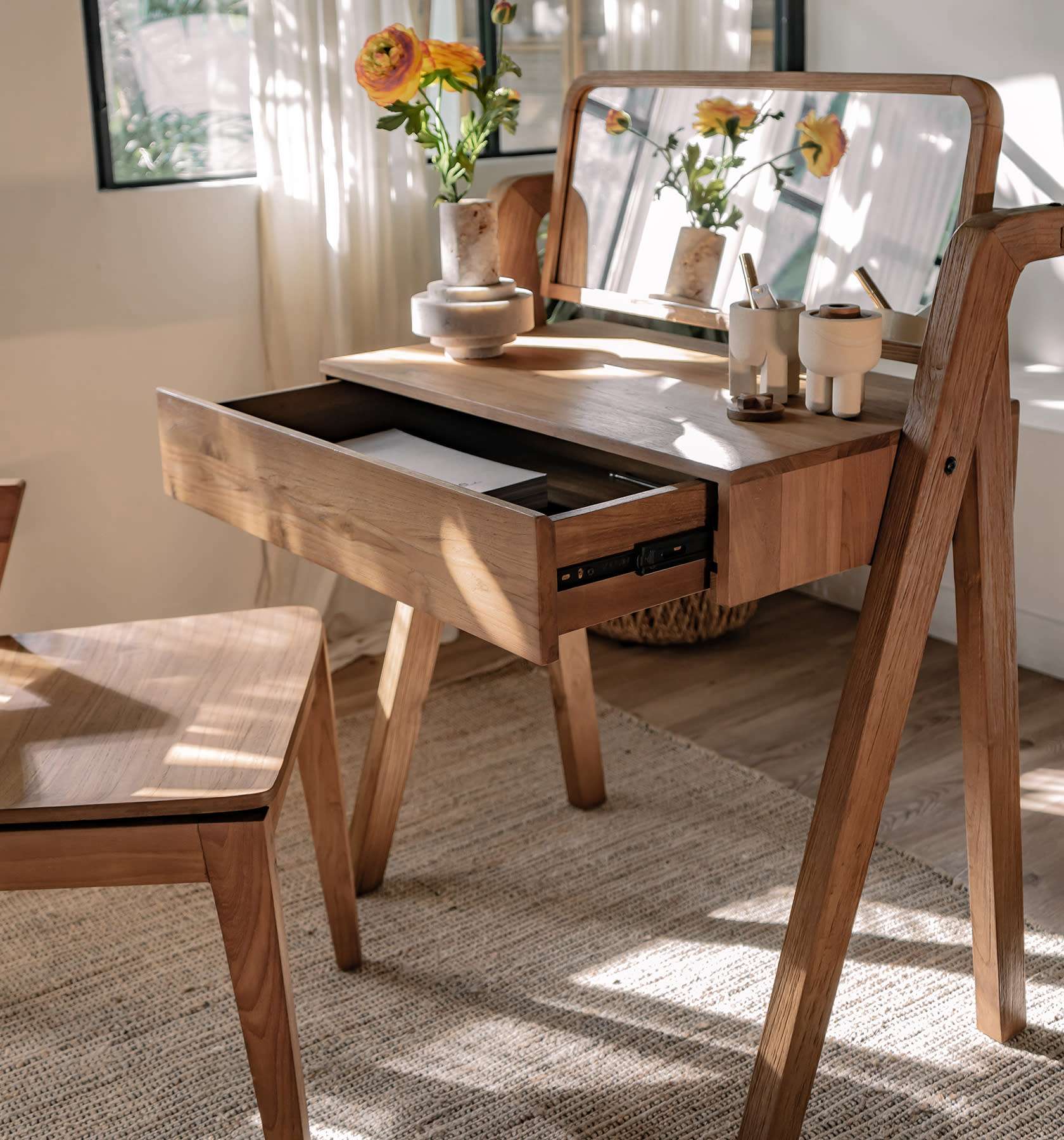 dBodhi Classy Dressing Table