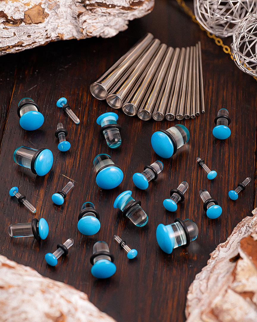 Custom Plugs - Clear & Blue Single Flare Glass 33 Piece Taper Kit & Plug / Gauge - Lifestyle 2