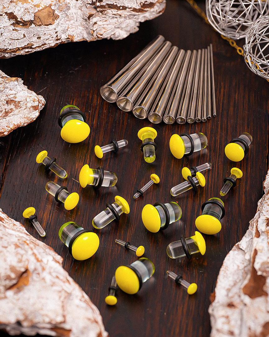 Custom Plugs -33 piece Clear & Yellow Single Flare Glass Taper Kit & Plug / Gauge - Lifestyle
