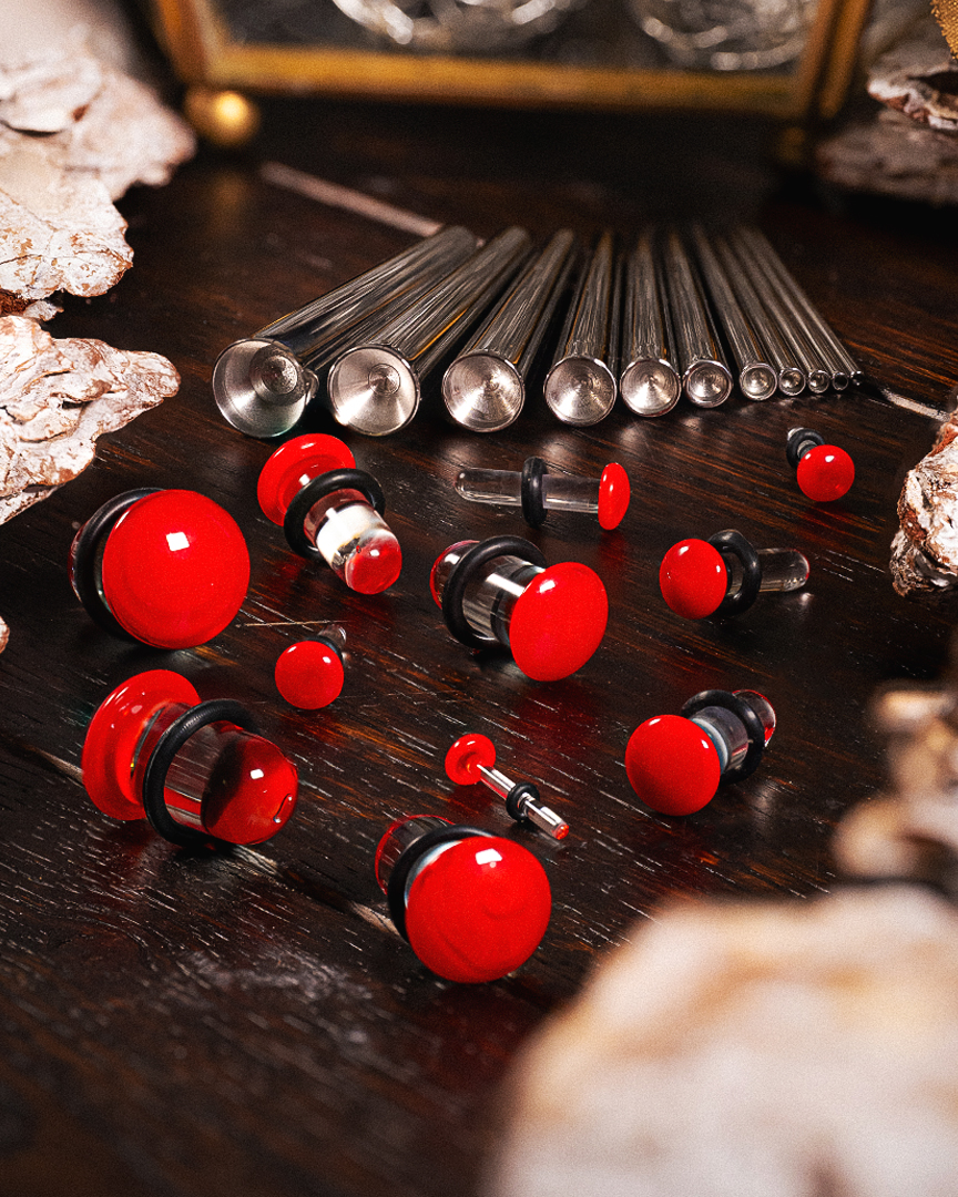 Custom Plugs - Clear & Red Single Flare Glass Taper Kit & Plug : Gauge - Lifestyle 3