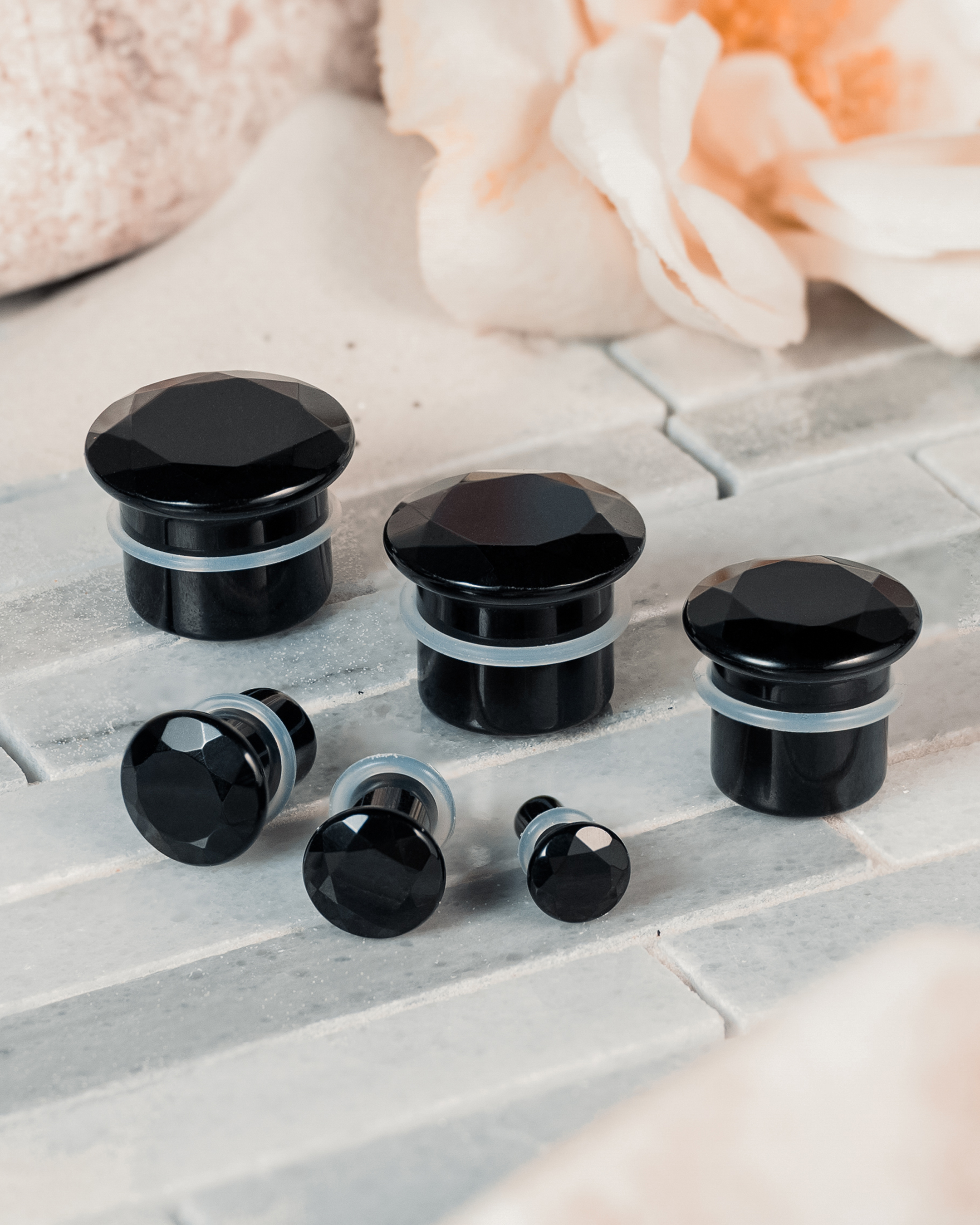 Custom Plugs - Cool Black Faceted Single Flare Glass Plug - Lifestyle 1 Black Faceted Obsidian Single Flare Glass Plug / Gauge